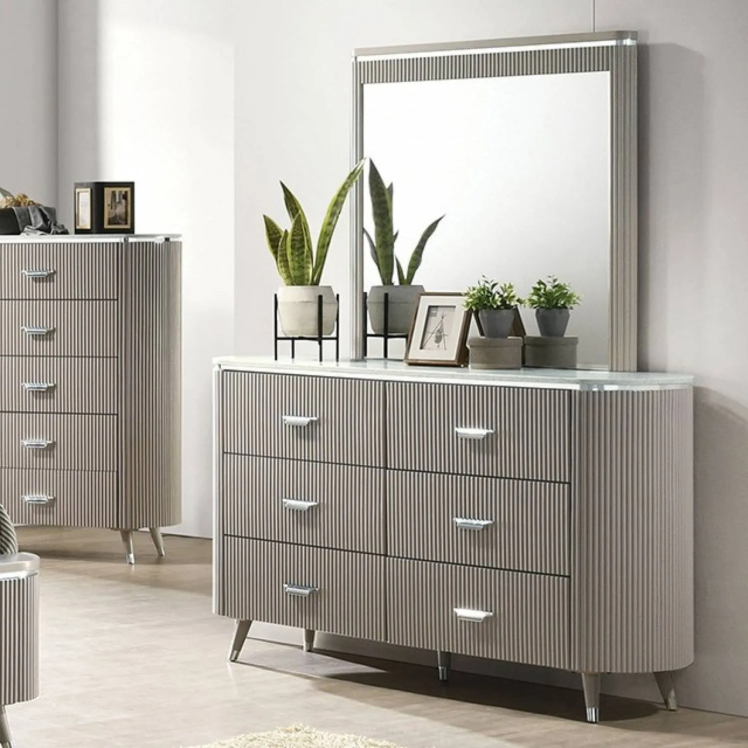 Aldridge Light Gray 4-Piece Queen Bedroom Set - Image 4