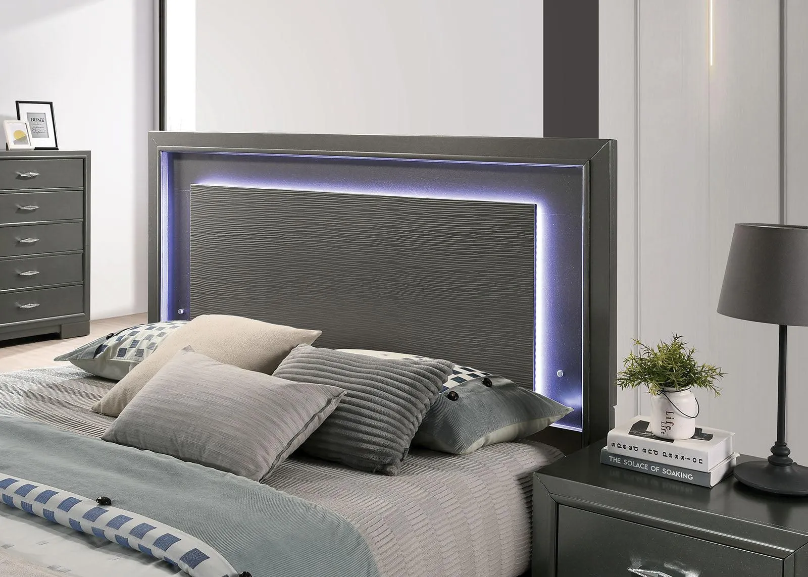 Alison Metallic Gray Queen Bed - Image 3