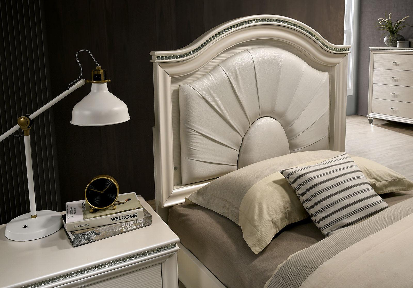 Allie Pearl White Twin Bed - Image 4
