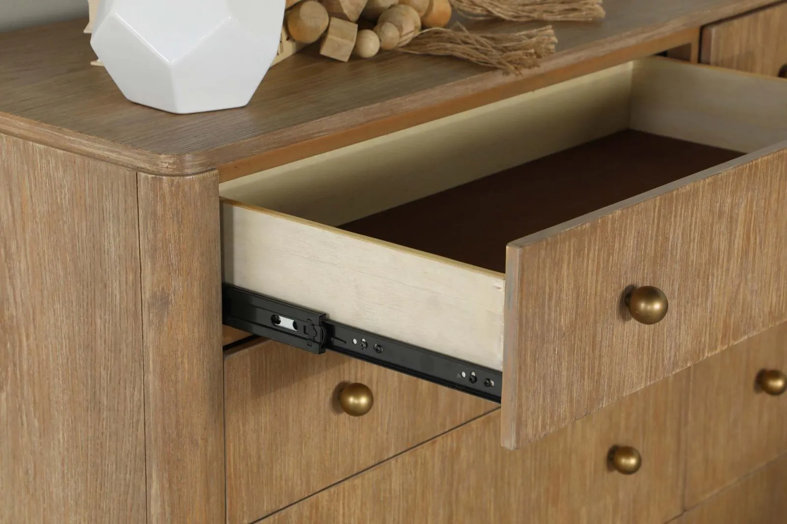 Arini Sand Wash 8-Drawer Dresser - Image 9