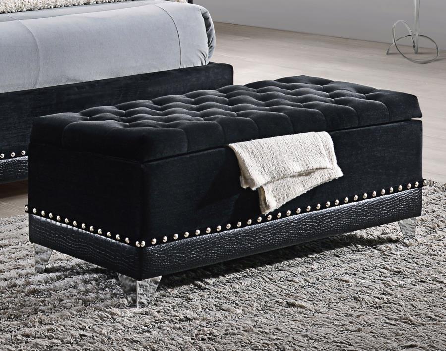 Barzini Black Tufted Rectangular Trunk with Nailhead