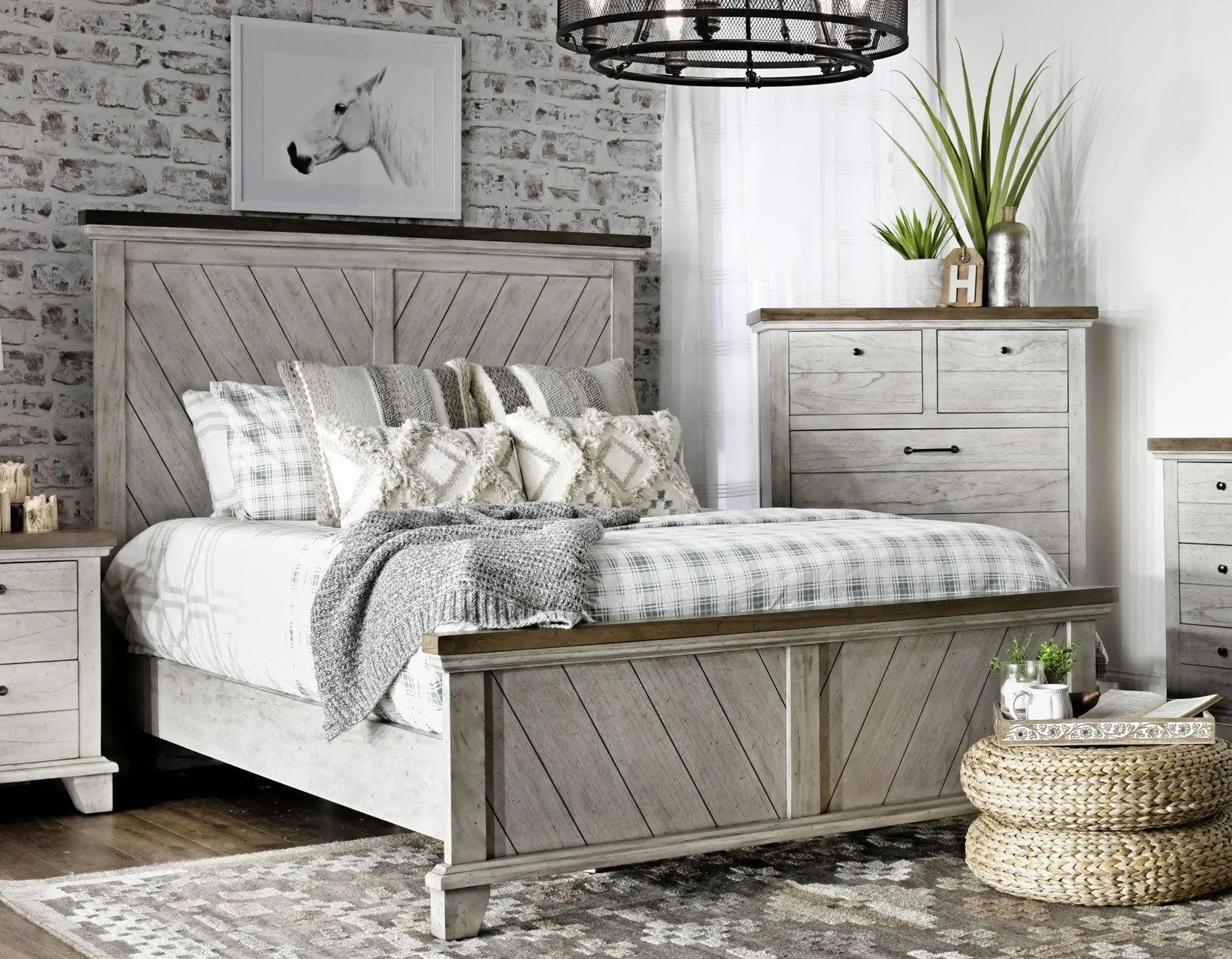 Bear Creek King Bed - Image 4