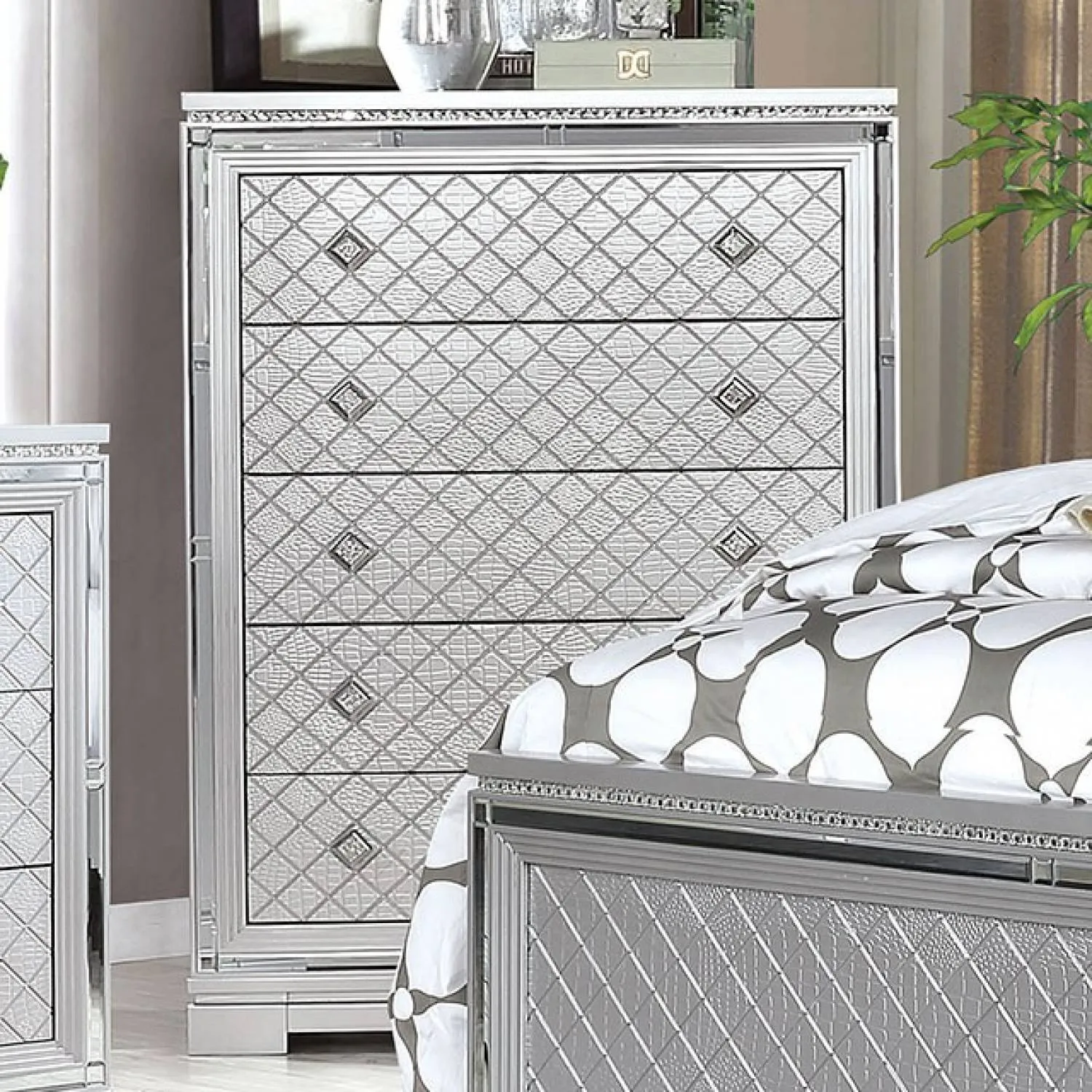 Belleterre Silver 5-Piece Queen Bedroom Set - Image 6
