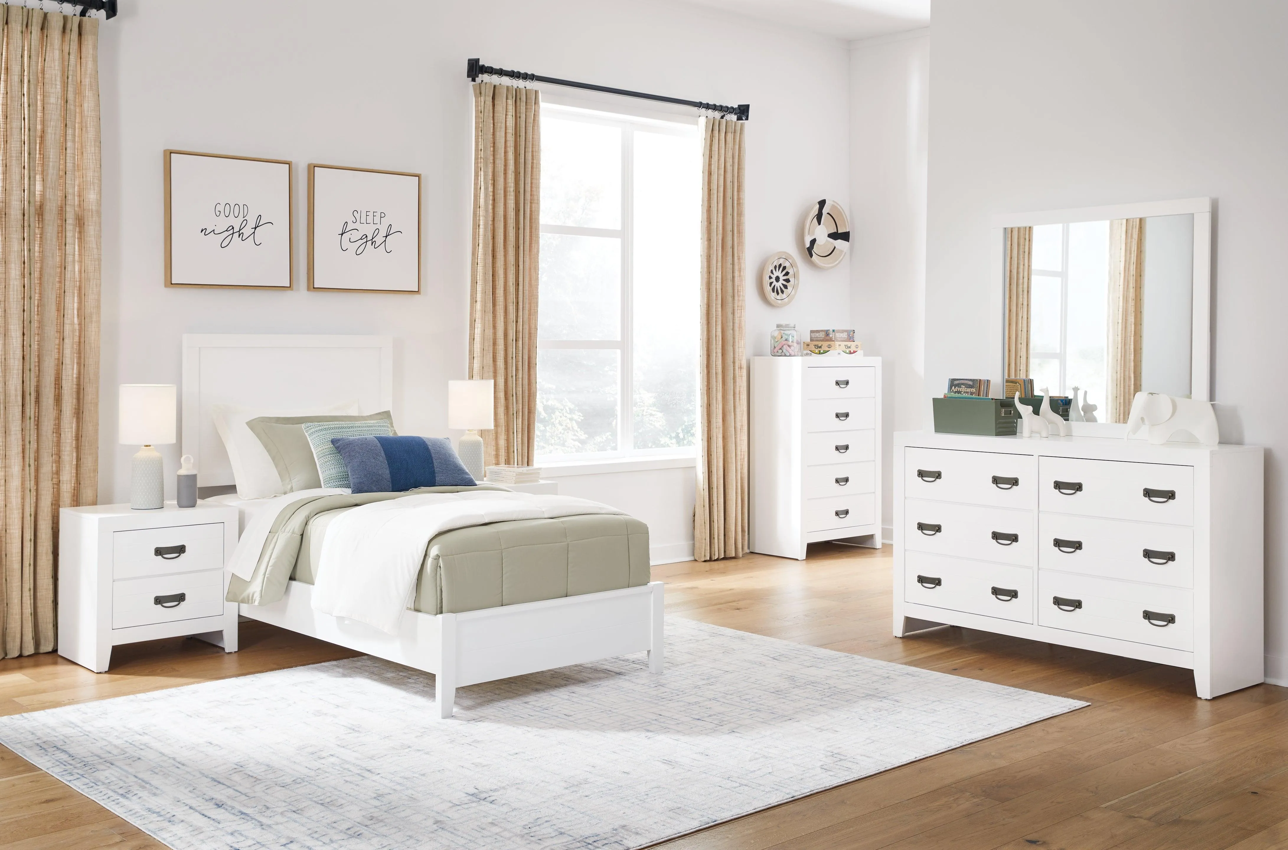 Binterglen White Dresser - Image 8