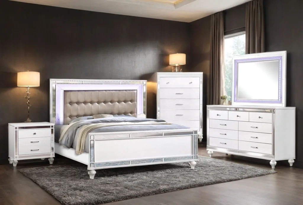 Blanca White 4-piece King  Bedroom Set