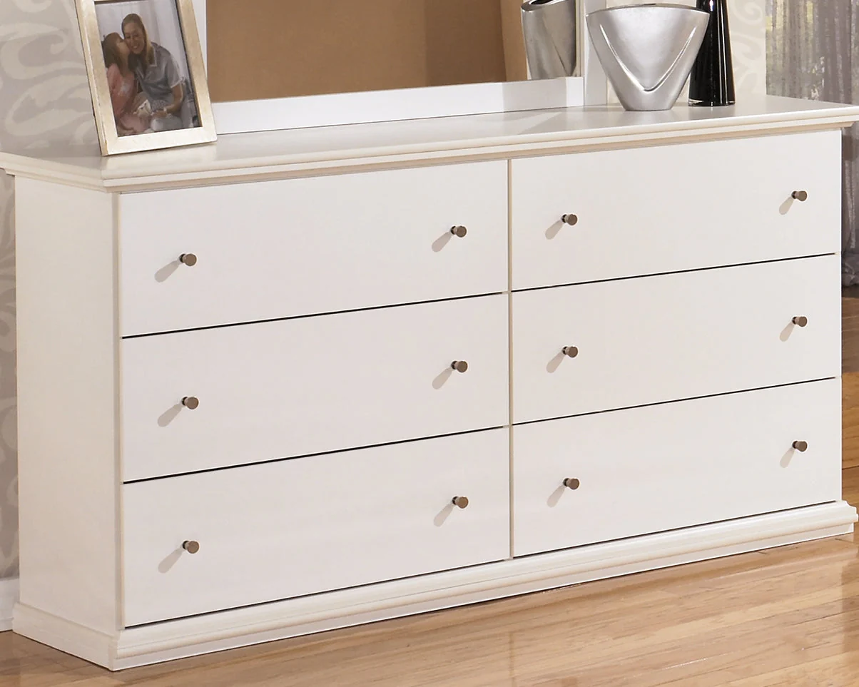 Bostwick Shoals Full Panel Bed with Dresser and Nightstand in White - Image 13