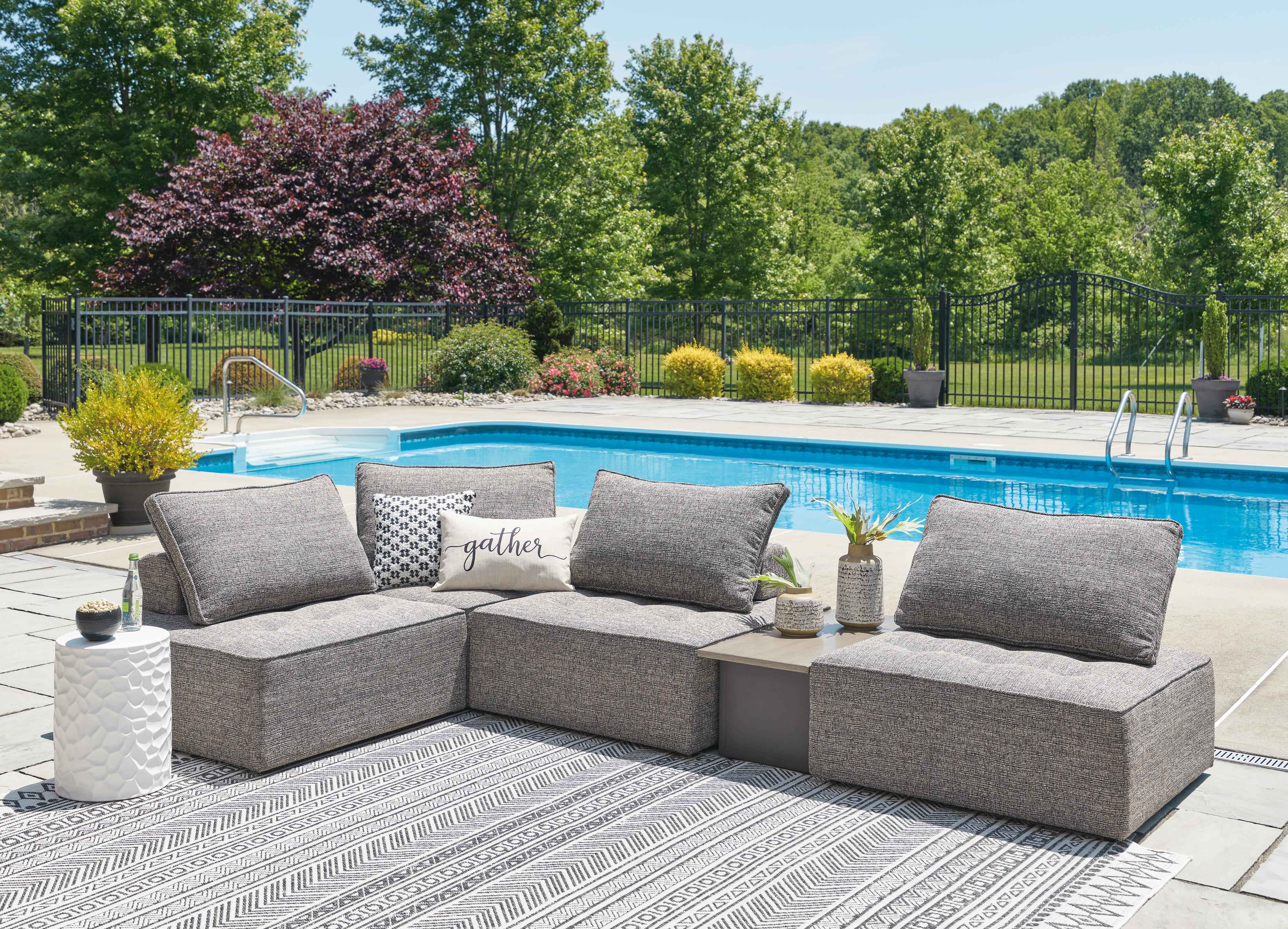 Bree Zee Brown 5-Piece Outdoor Sectional - Image 5