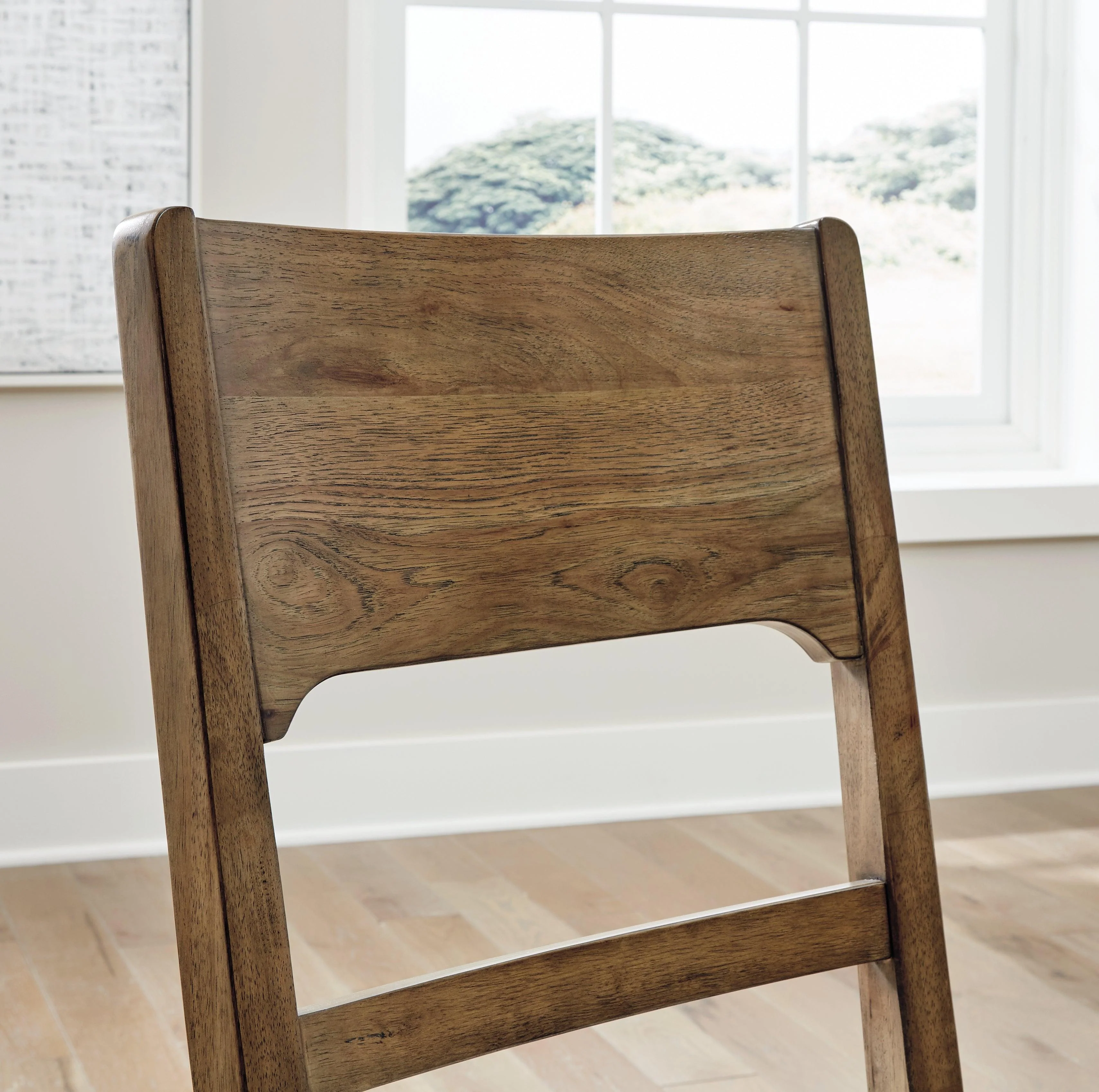 Cabalynn Light Brown Dining Table and 4 Chairs - Image 6