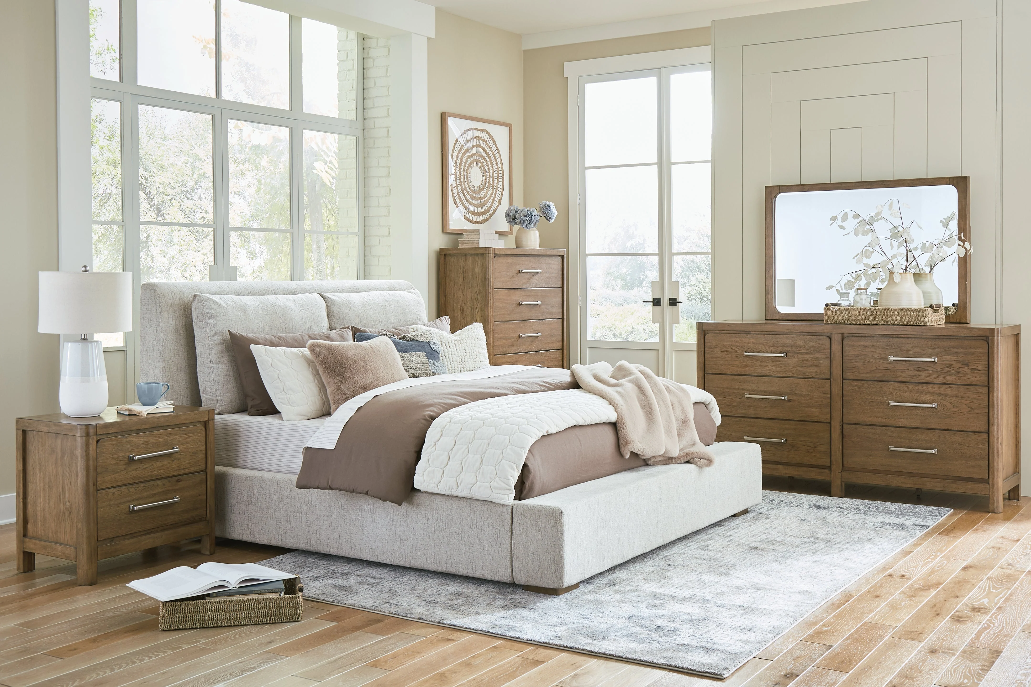 Cabalynn Light Brown Upholstered Panel Bedroom Set - Image 3