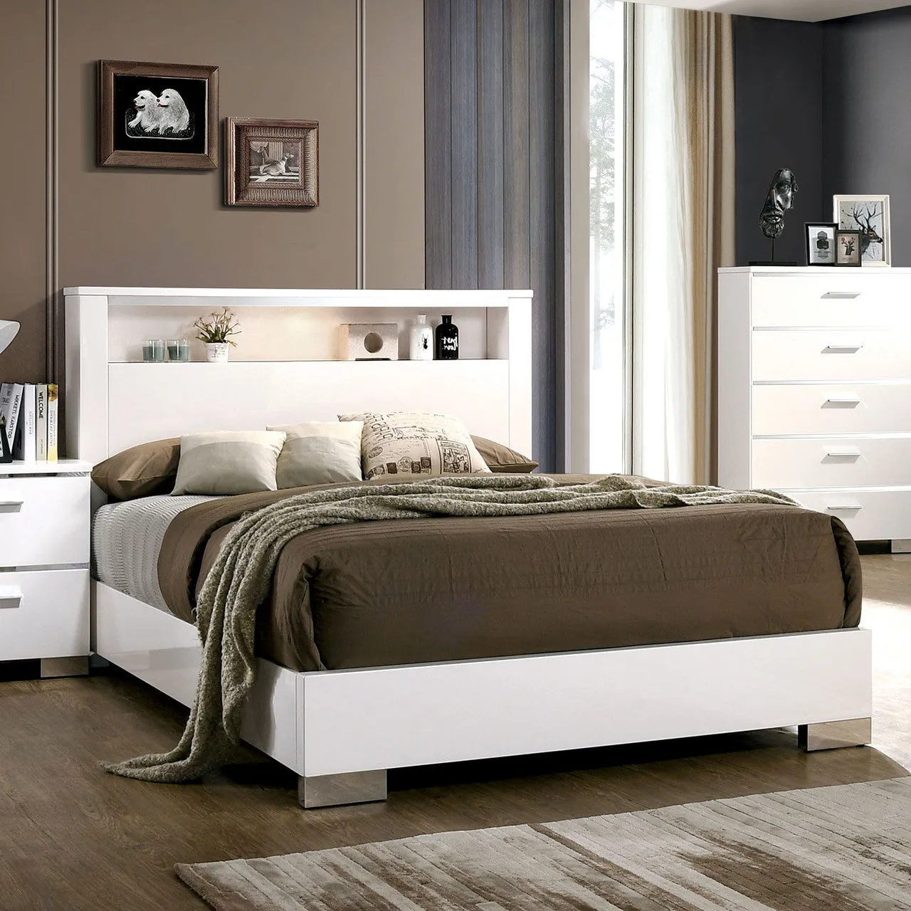 Carlie White Chrome 4-Piece Queen Bedroom Set - Image 2