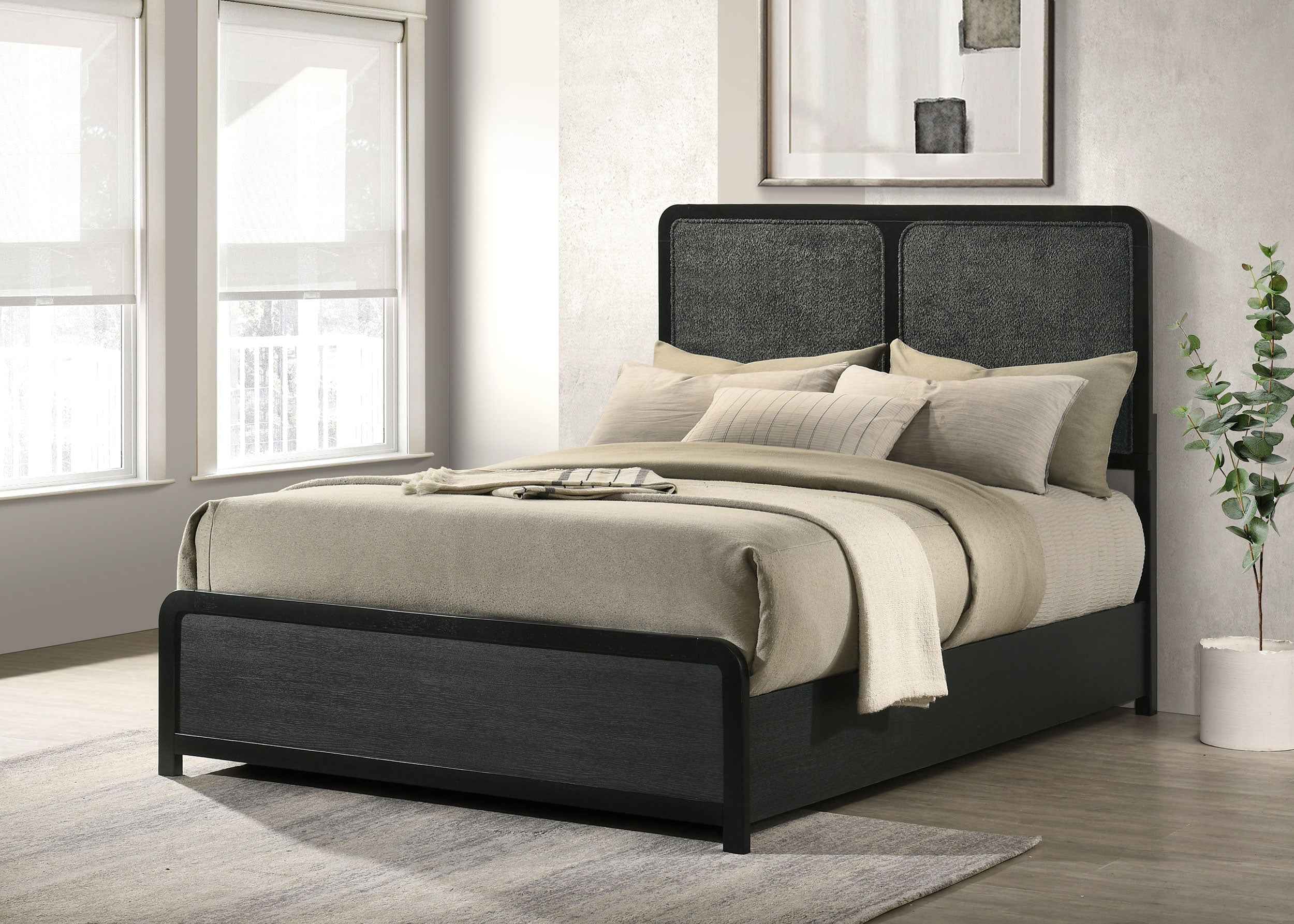 Cavelle Black 51-inch Upholstered Full Panel Bed