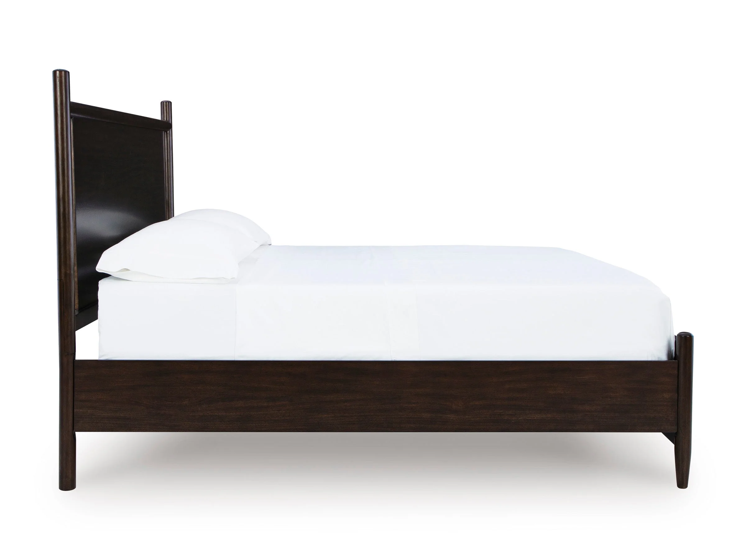 Dantenton Merlot Panel Bedroom Set - Image 5