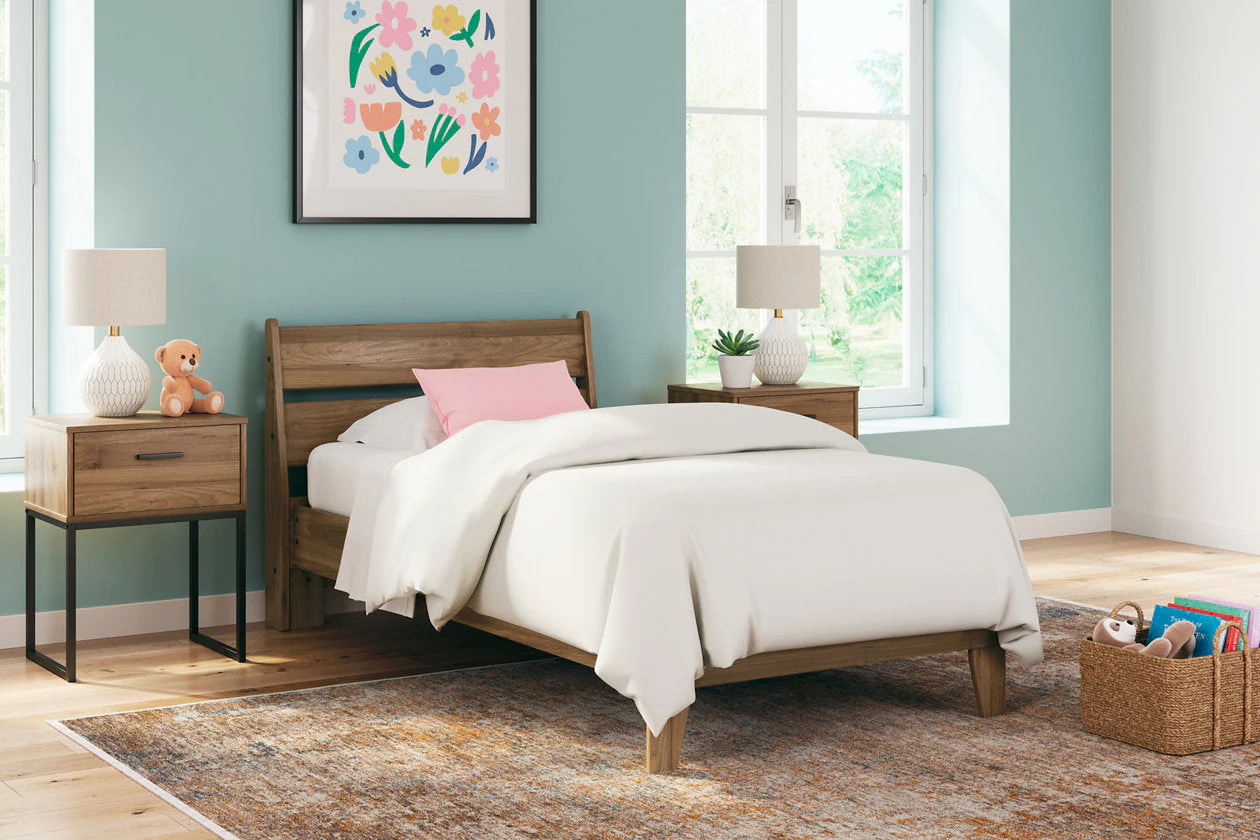 Deanlow Honey Youth Platform Bedroom Set