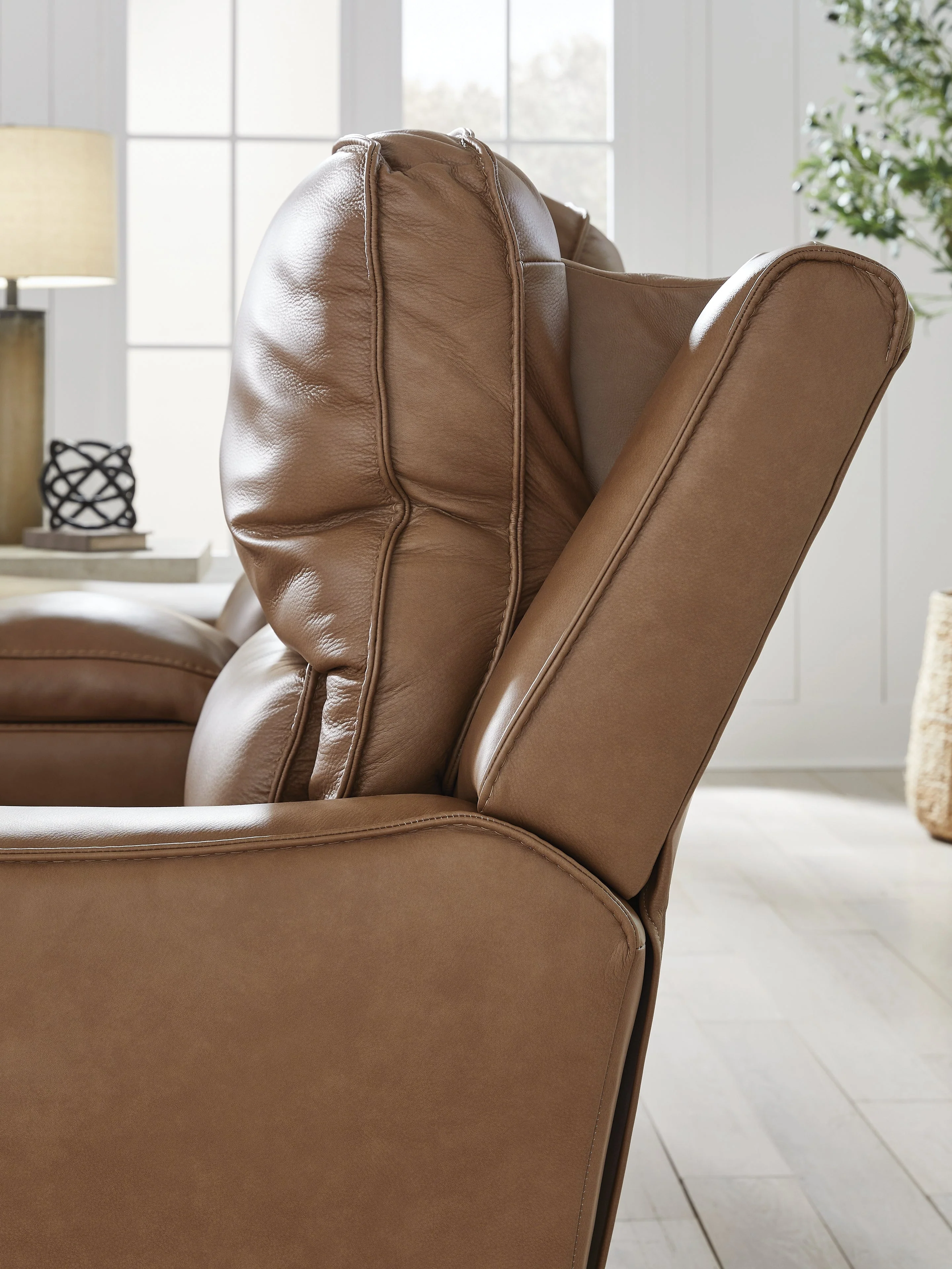Deepwakes Caramel Power Reclining Loveseat with Console - Image 7
