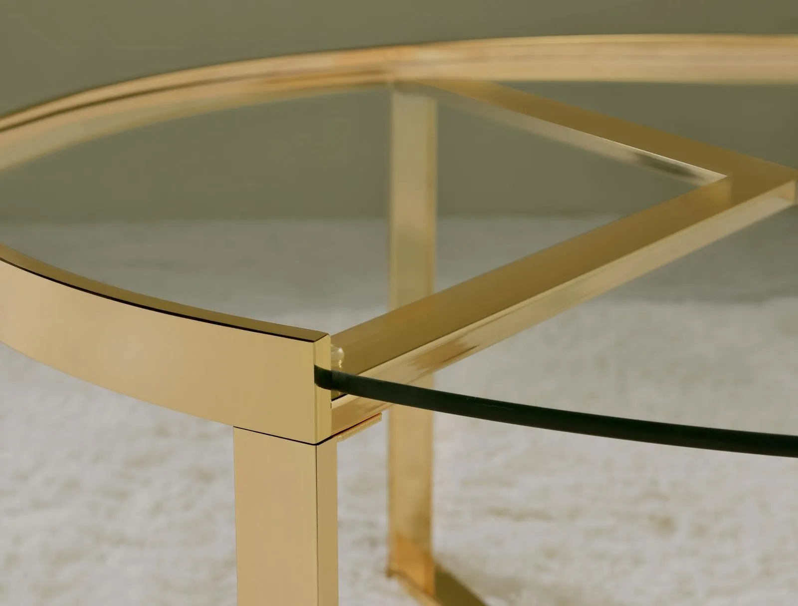 Delia Clear and Gold 2-Piece Round Nesting Table - Image 5