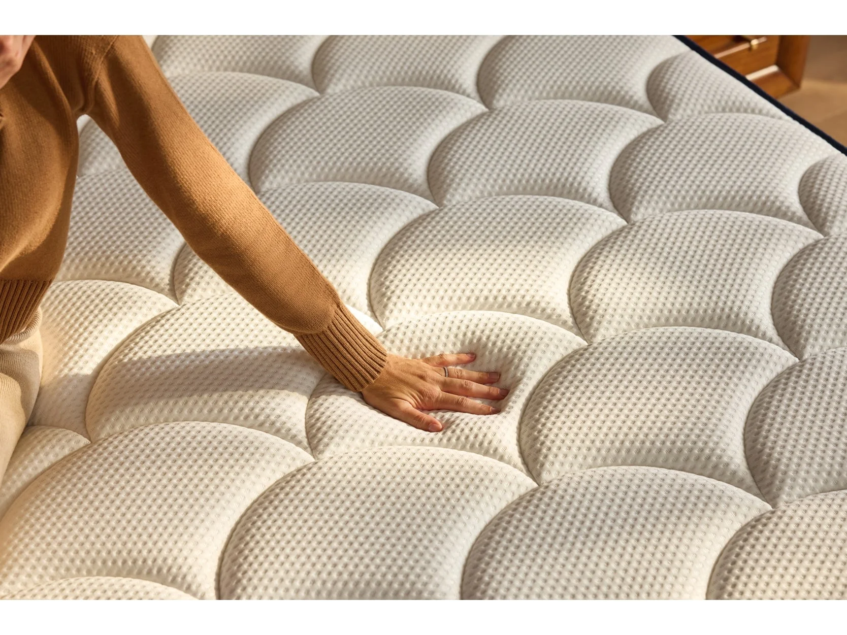 DreamCloud Classic Hybrid Firm White Twin XL Mattress - Image 9