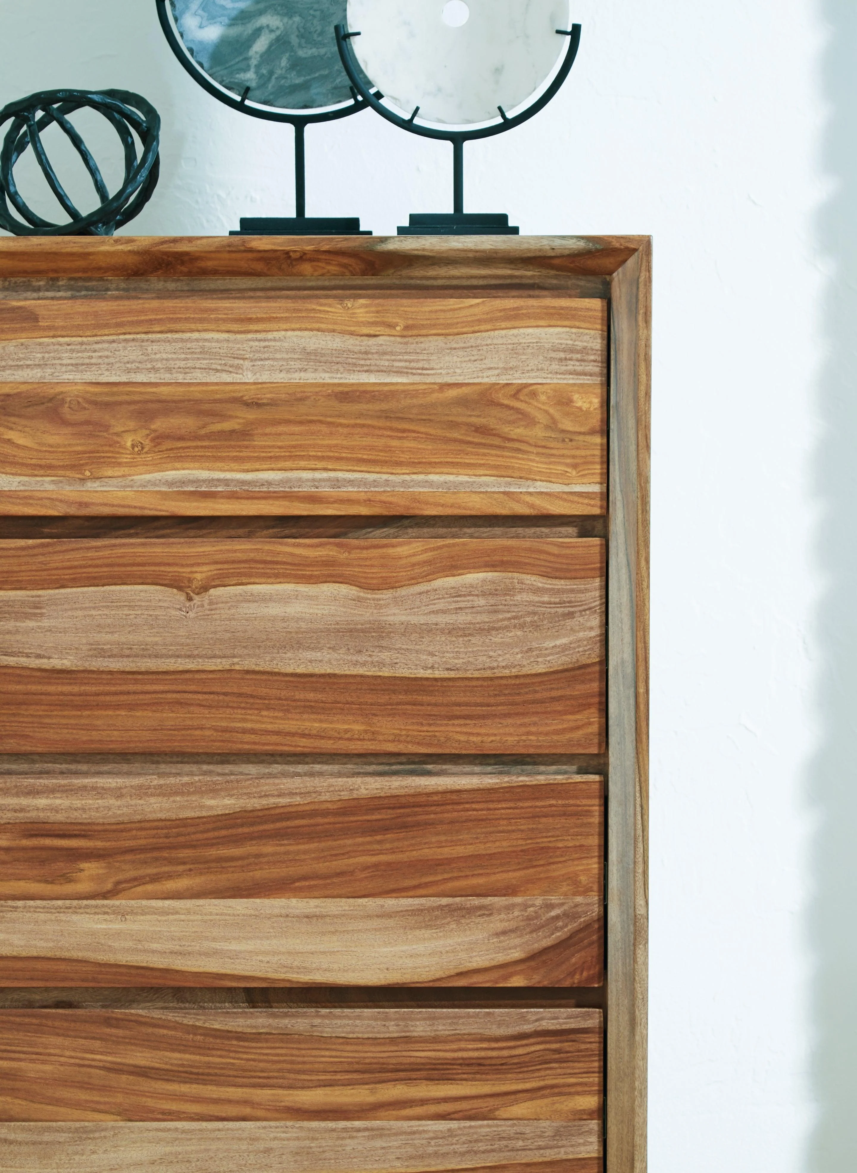 Dressonni Brown Chest of Drawers - Image 5