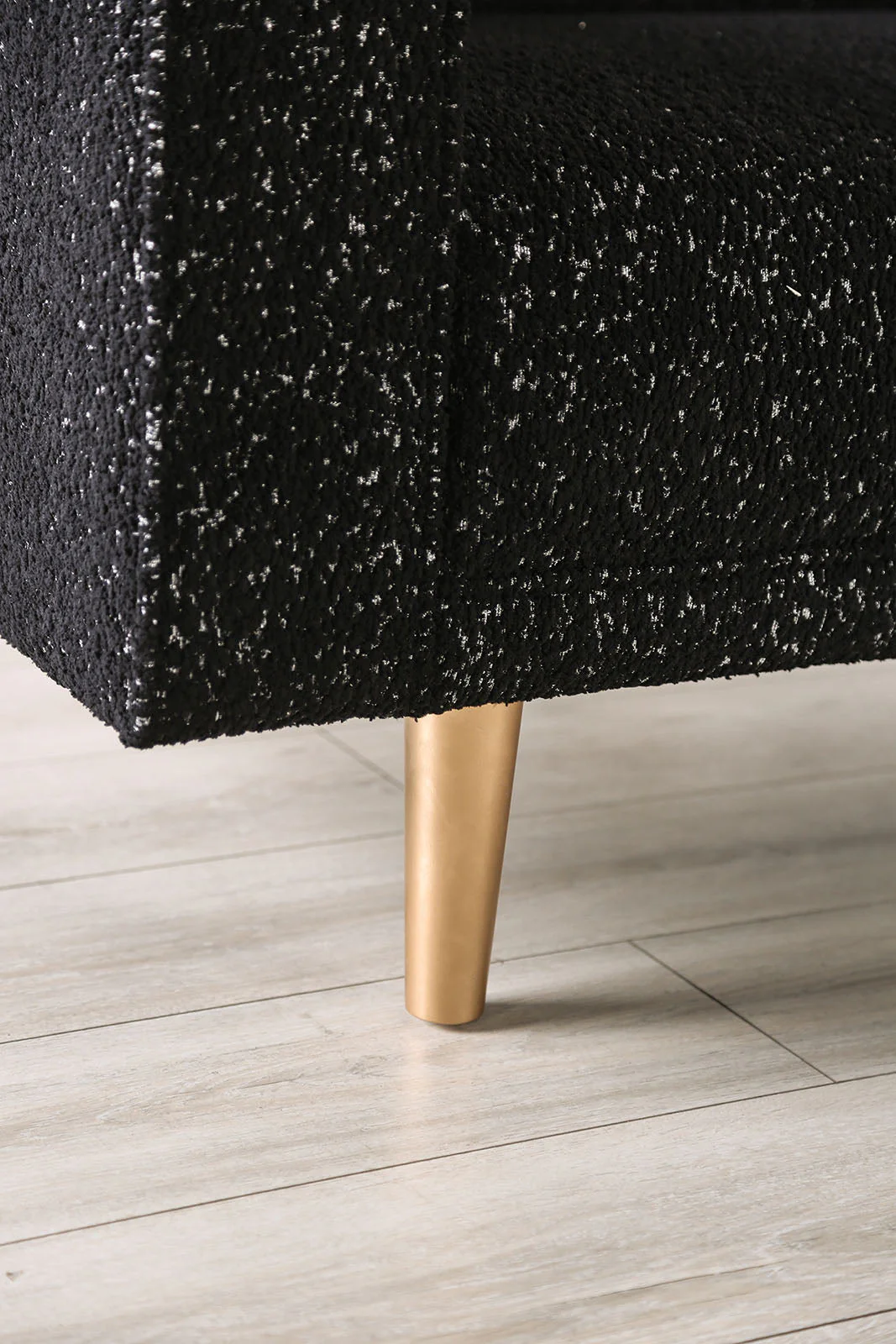 Elverum Black Loveseat - Image 4