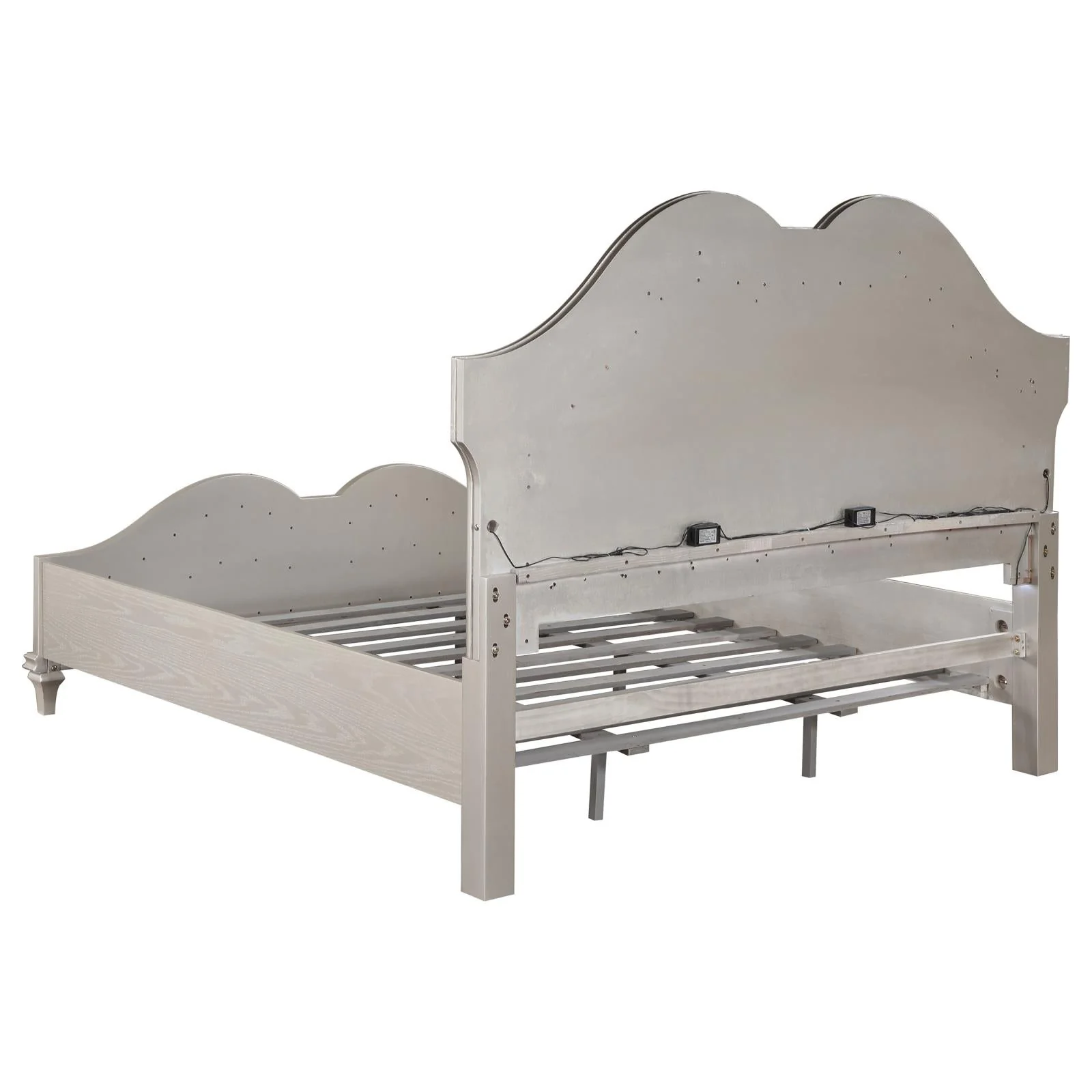 Evangeline Ivory/Silver Oak 5-Piece Upholstered Platform Queen Bedroom Set - Image 4