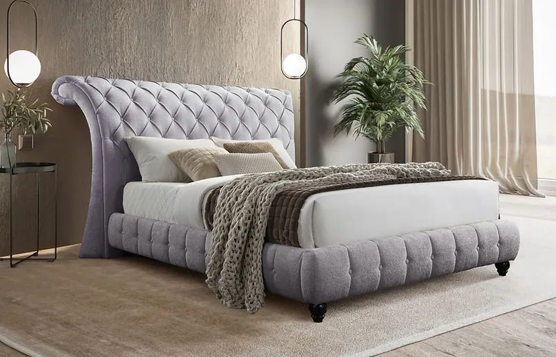 Everly Grey Queen Platform Bed