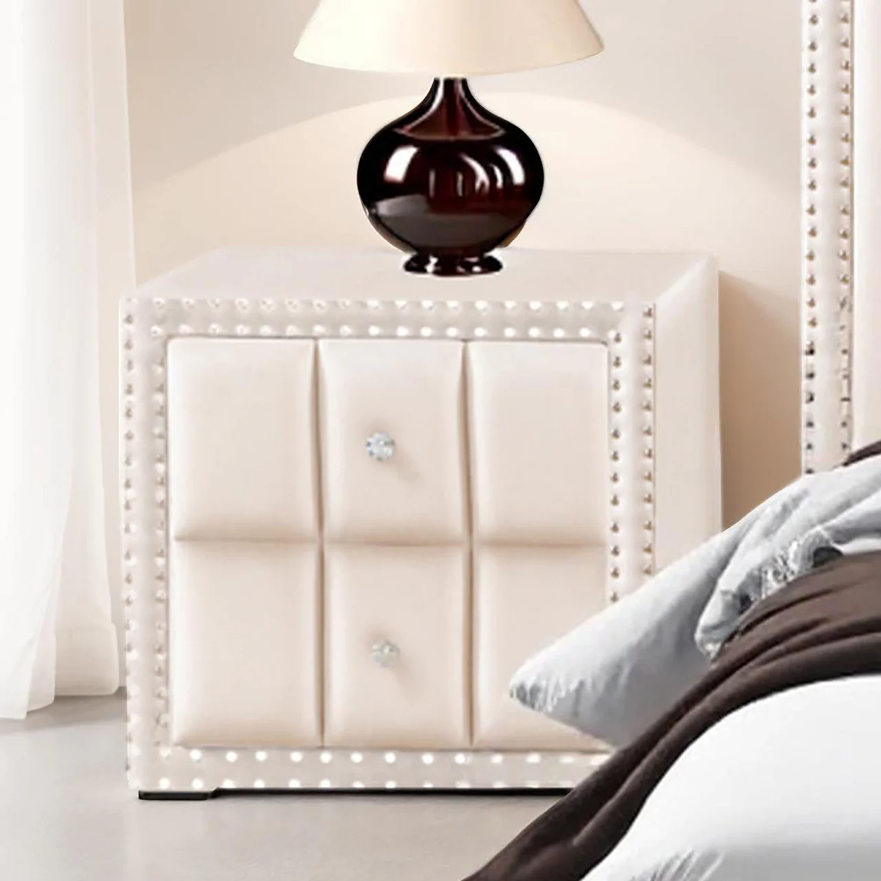 Farese Beige Queen Bedroom Set - Image 3
