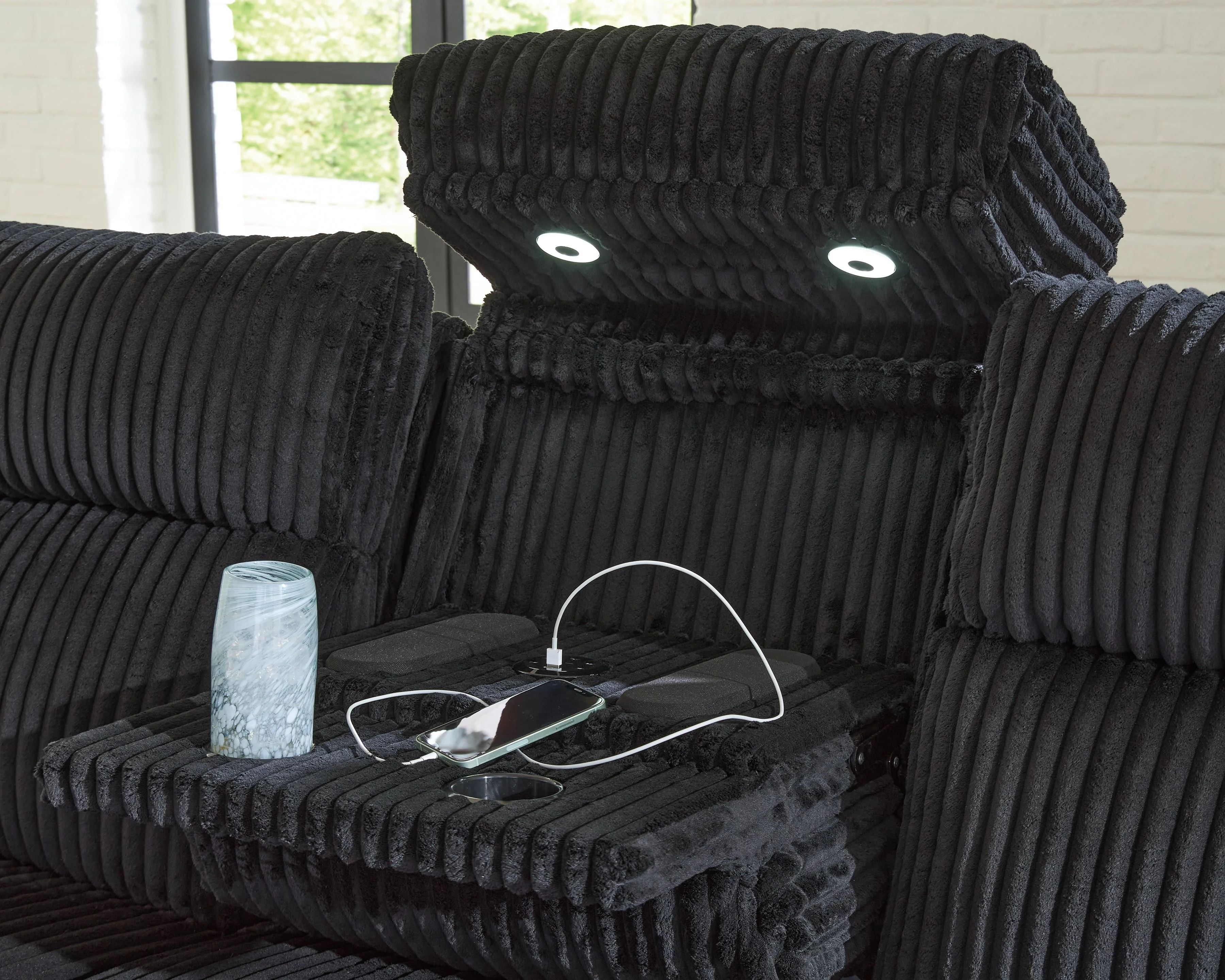 Forest Lake Black Dual Power Reclining Sofa - Image 7