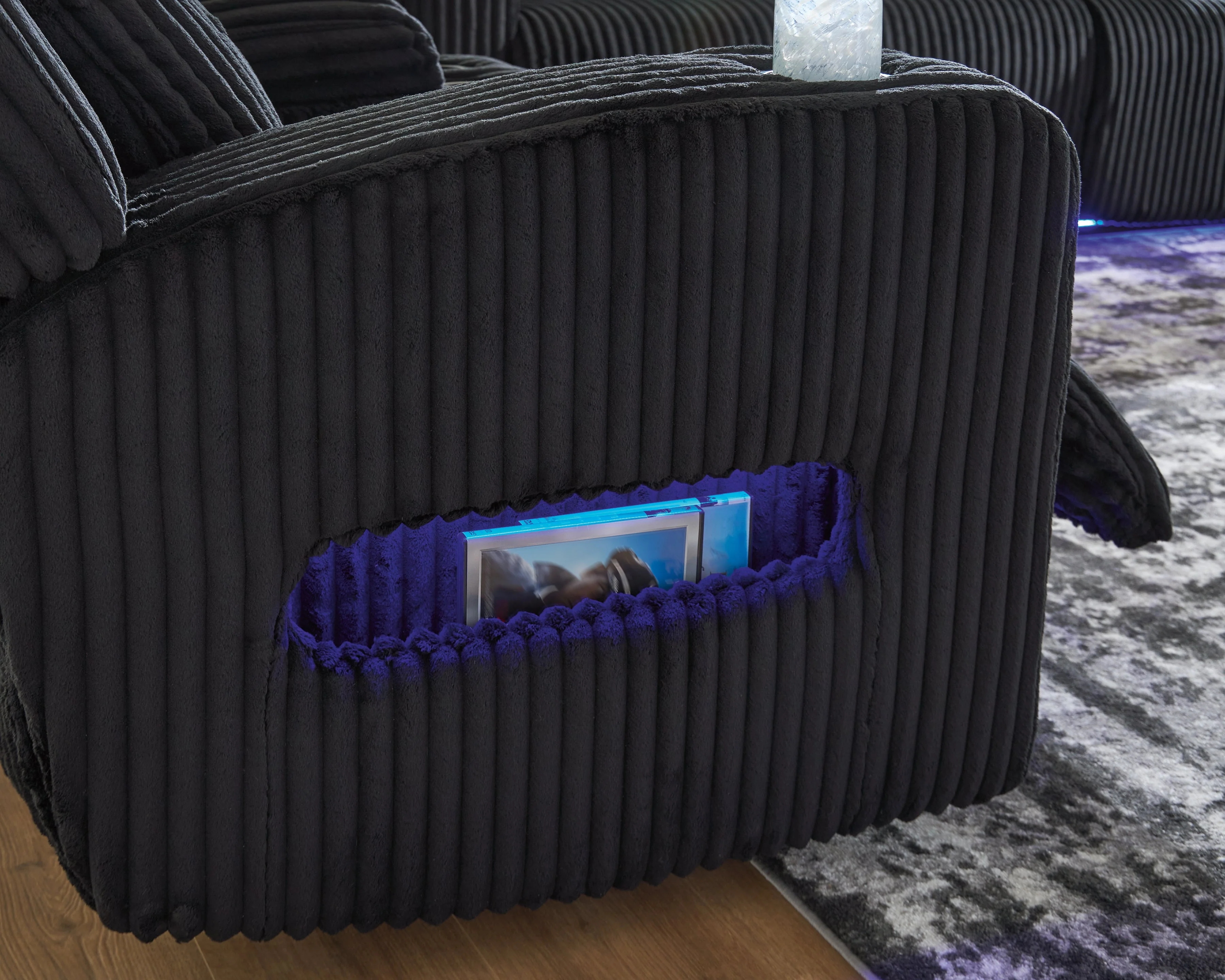 Forest Lake Black Dual Power Reclining Sofa - Image 9