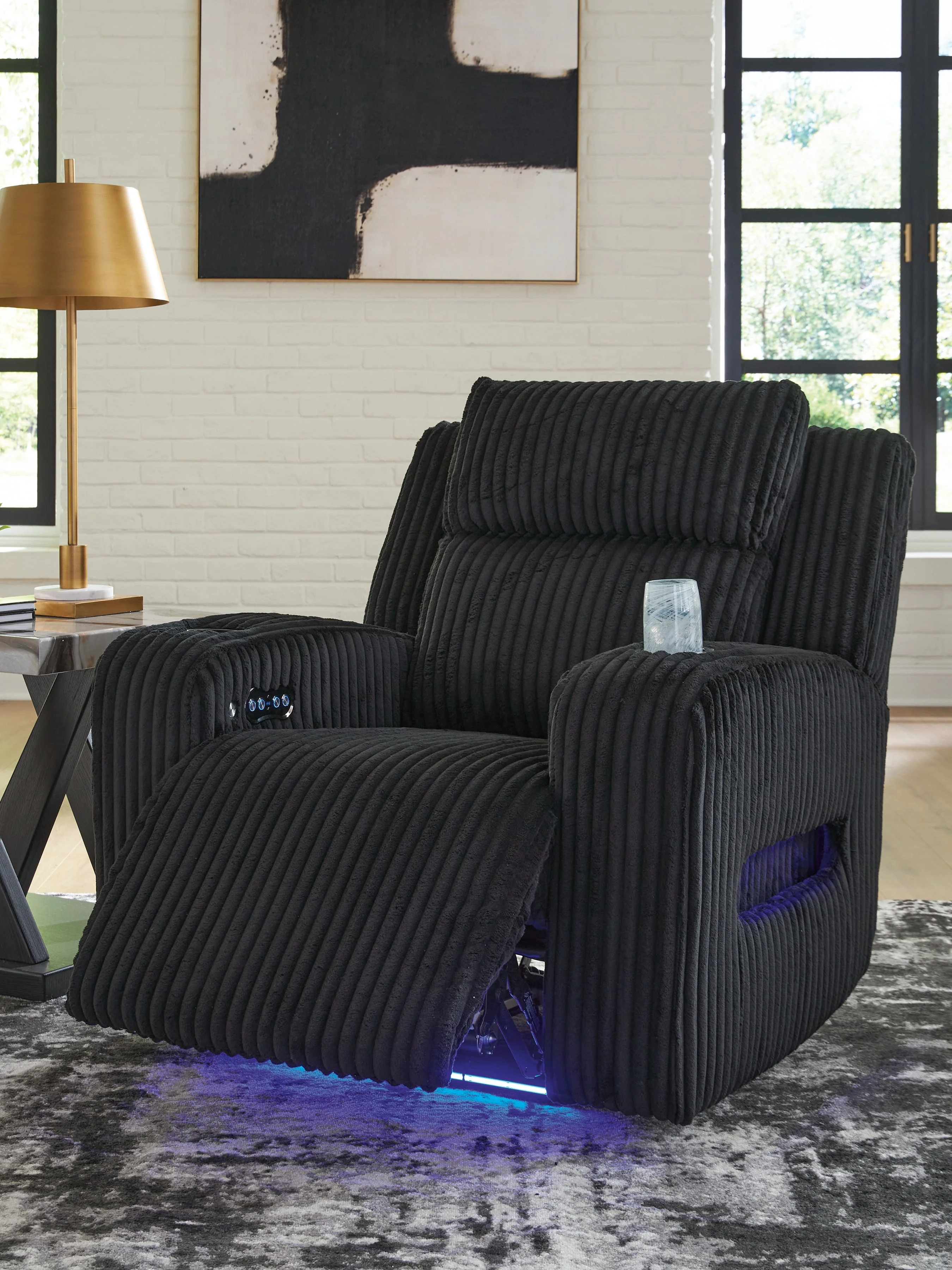 Forest Lake Black Power Recliner - Image 7