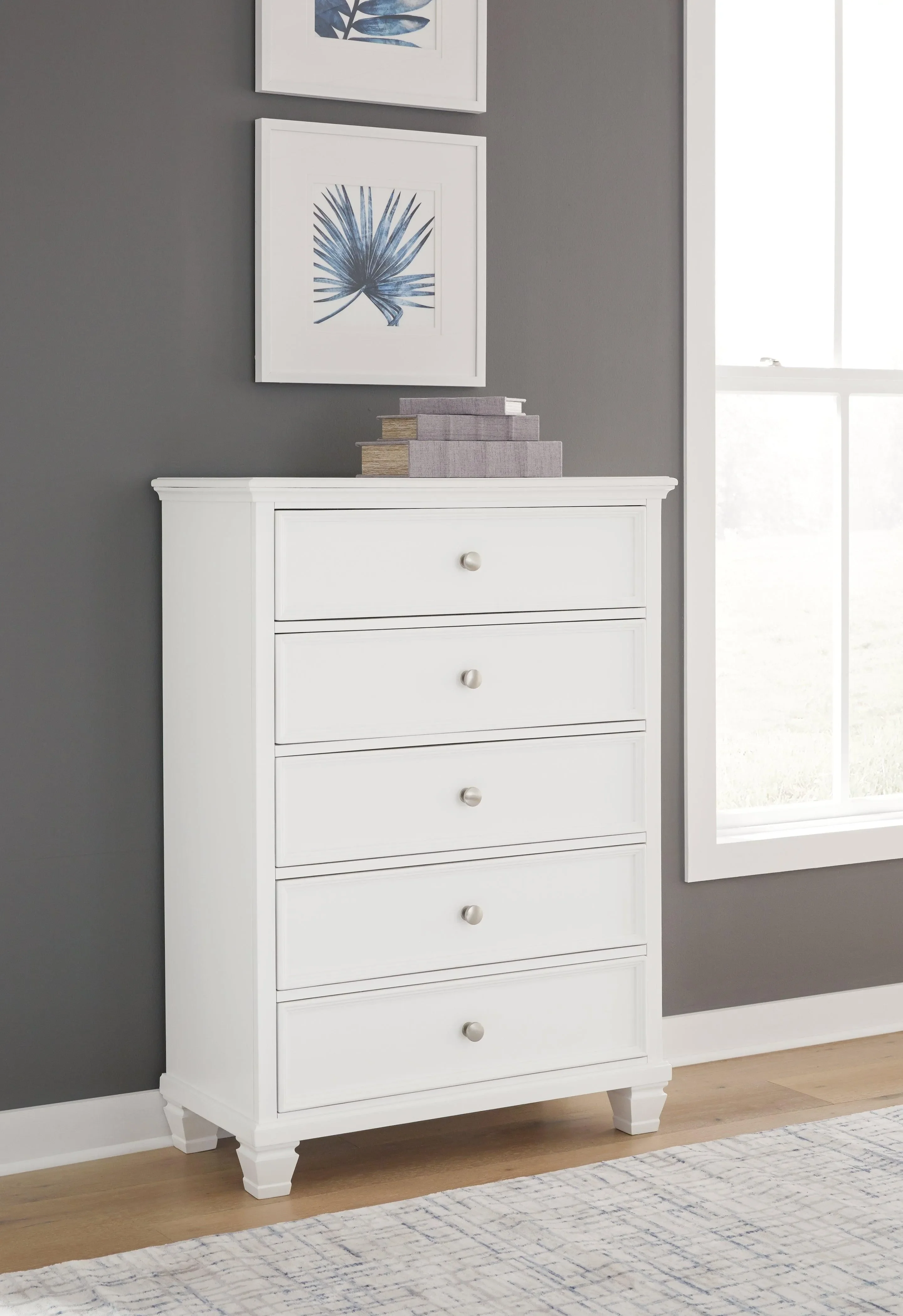 Fortman White Chest of Drawers - Image 8