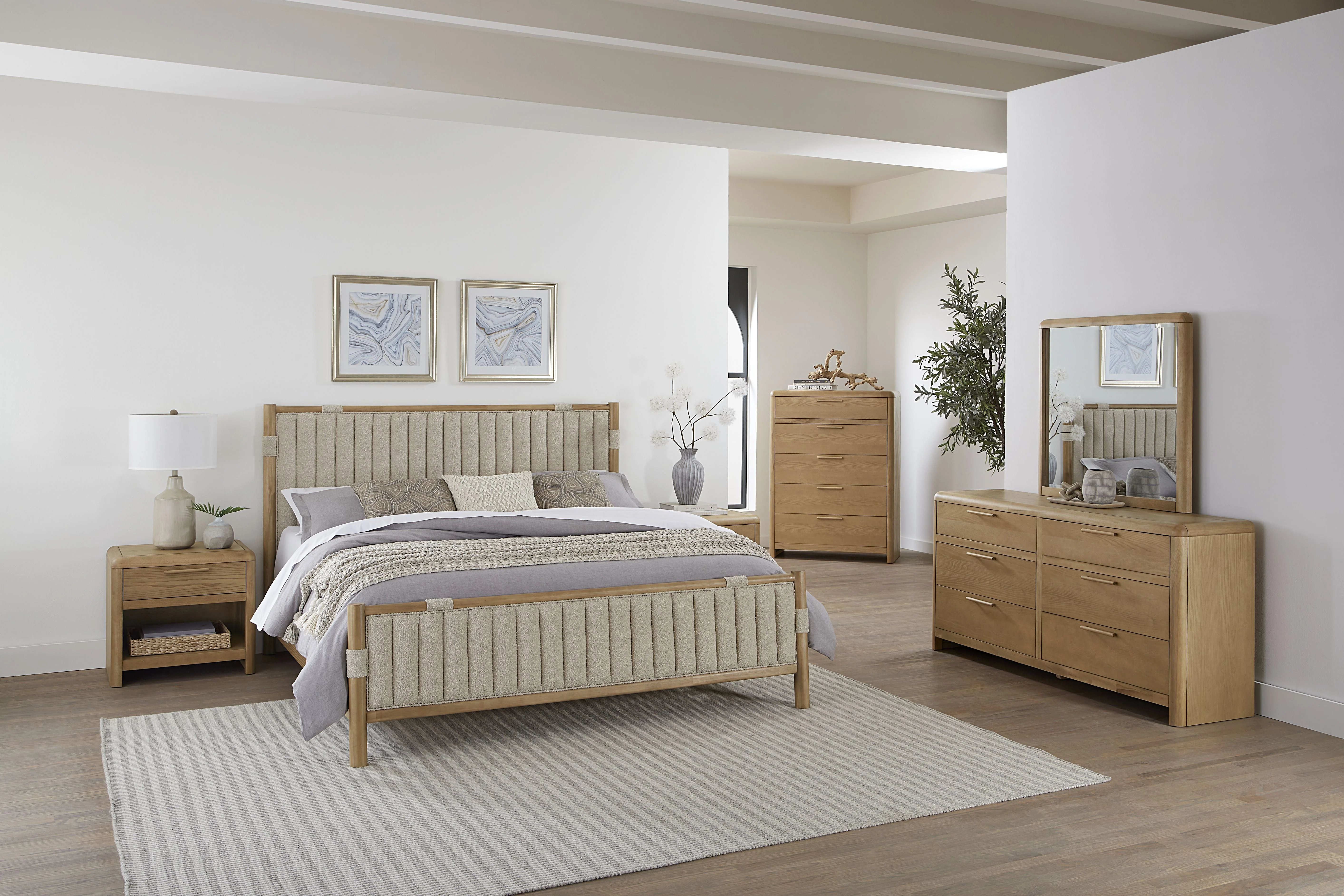 Furano Queen Upholstered Panel Bed in Ginger and Brun Boucle - Image 3