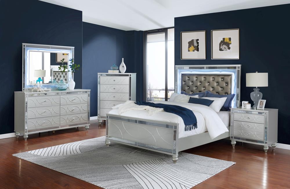 Gunnison Silver Metallic 5-Piece Queen Bedroom Set with LED Lighting
