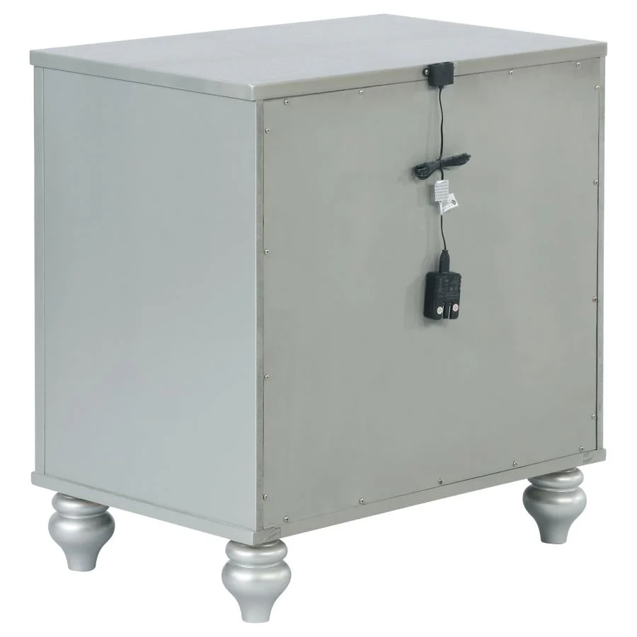 Gunnison Silver Metallic 5-Piece Queen Bedroom Set with LED Lighting - Image 6