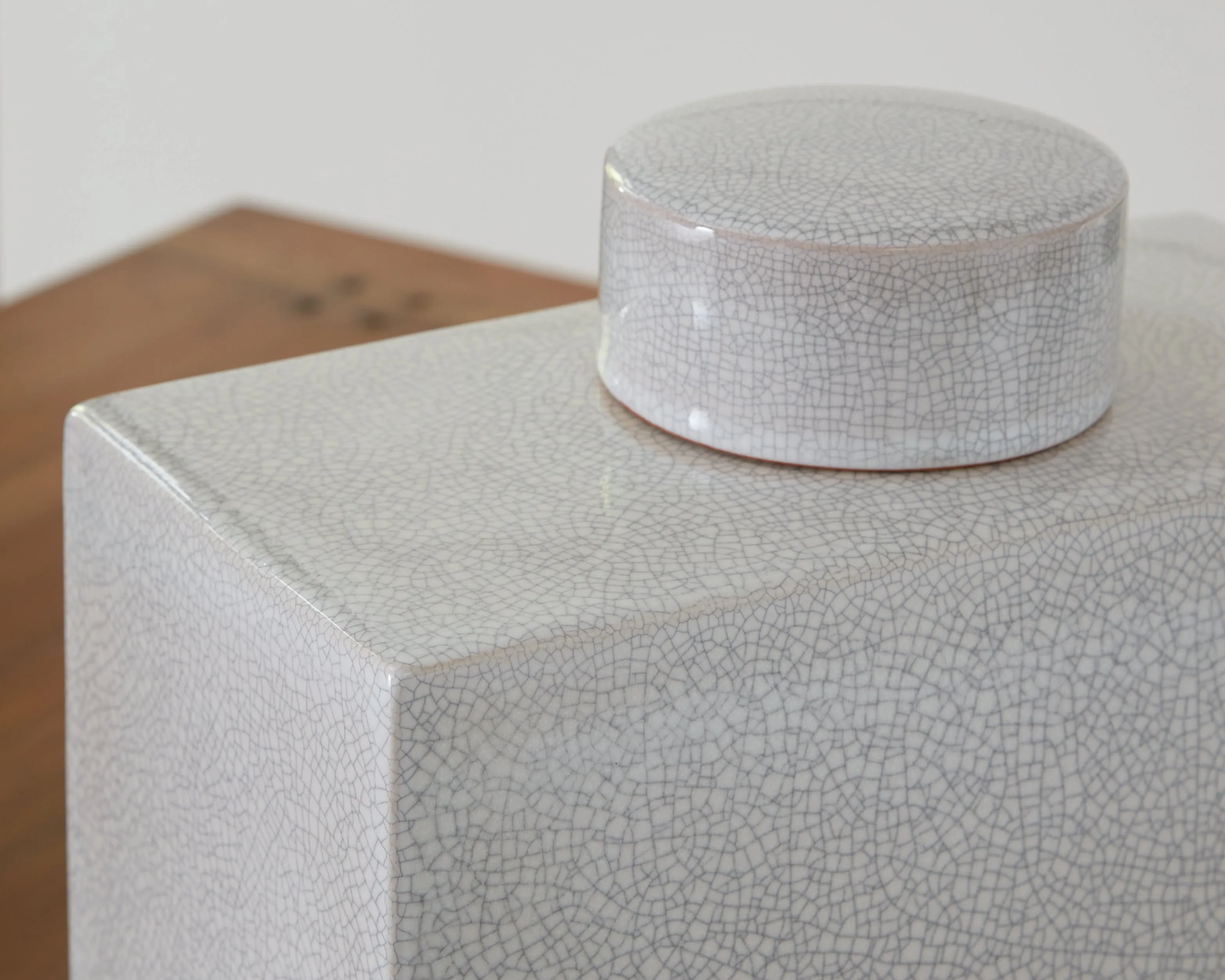 Haddworth Antique White Jar - Image 4