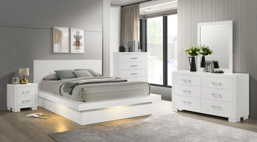 Jessica White 5-Piece King Bedroom Set with Nightstand Panels