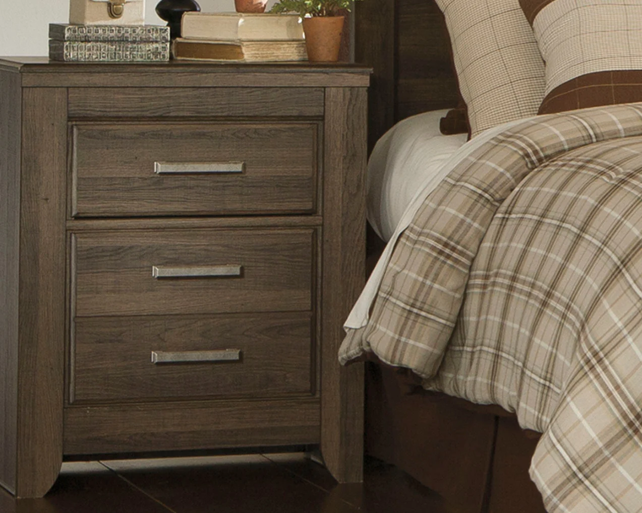 Juararo Dark Brown Poster Bedroom Set - Image 27