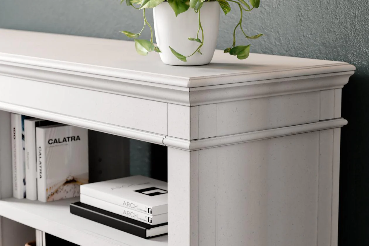 Kanwyn Whitewash Credenza - Image 8