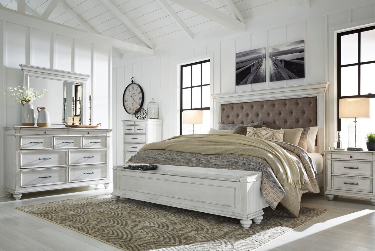 Kanwyn Whitewash Queen Upholstered Panel Bed with Storage Bench - Image 3