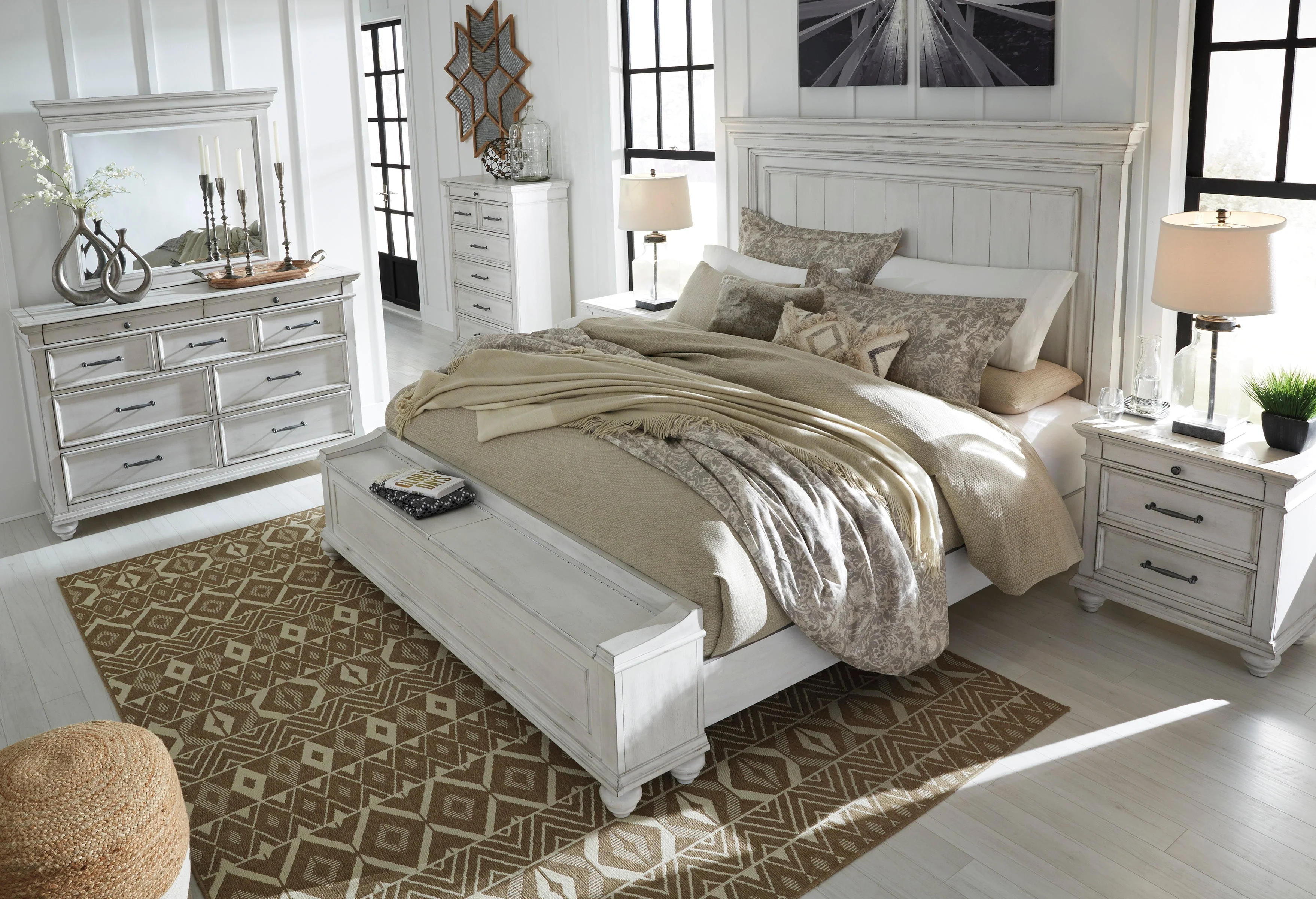 Kanwyn Whitewash Storage Panel Bedroom Set - Image 2