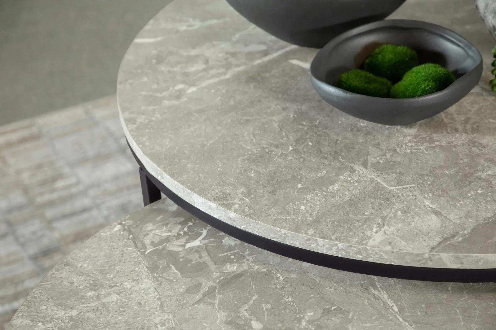 Lainey Gray and Gunmetal Round 2-Piece Nesting Coffee Table - Image 4