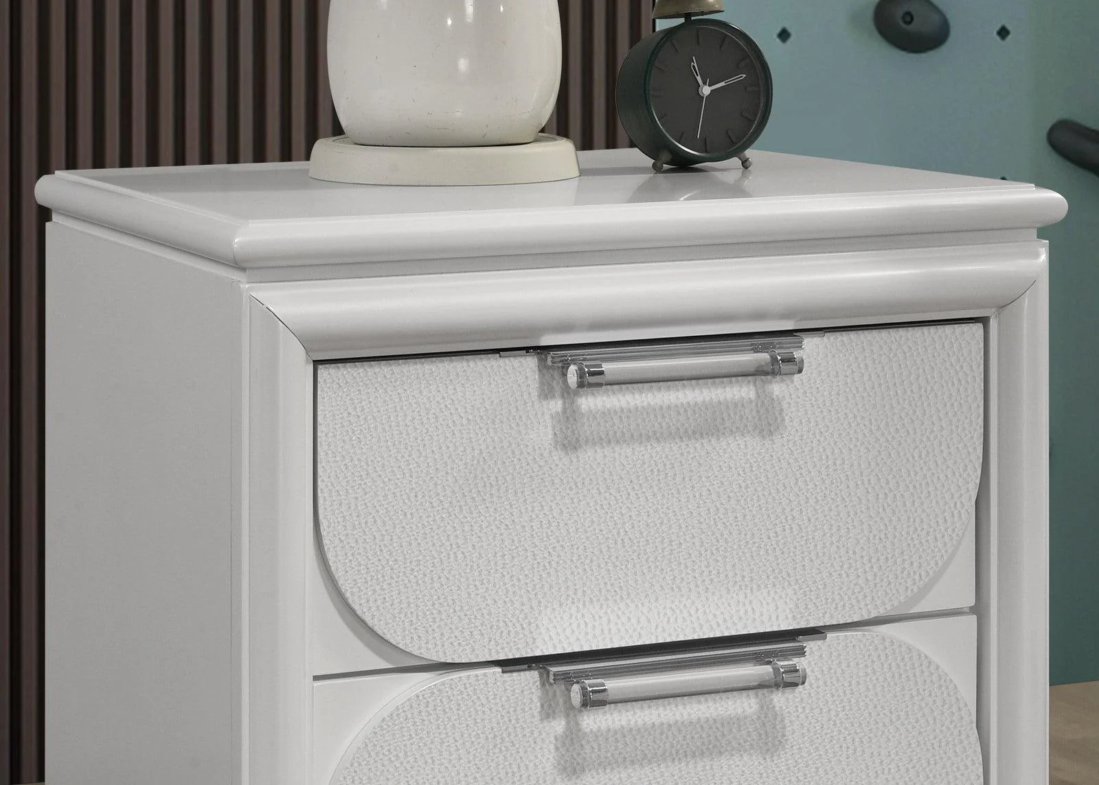 Lareina Pearl White Nightstand - Image 2