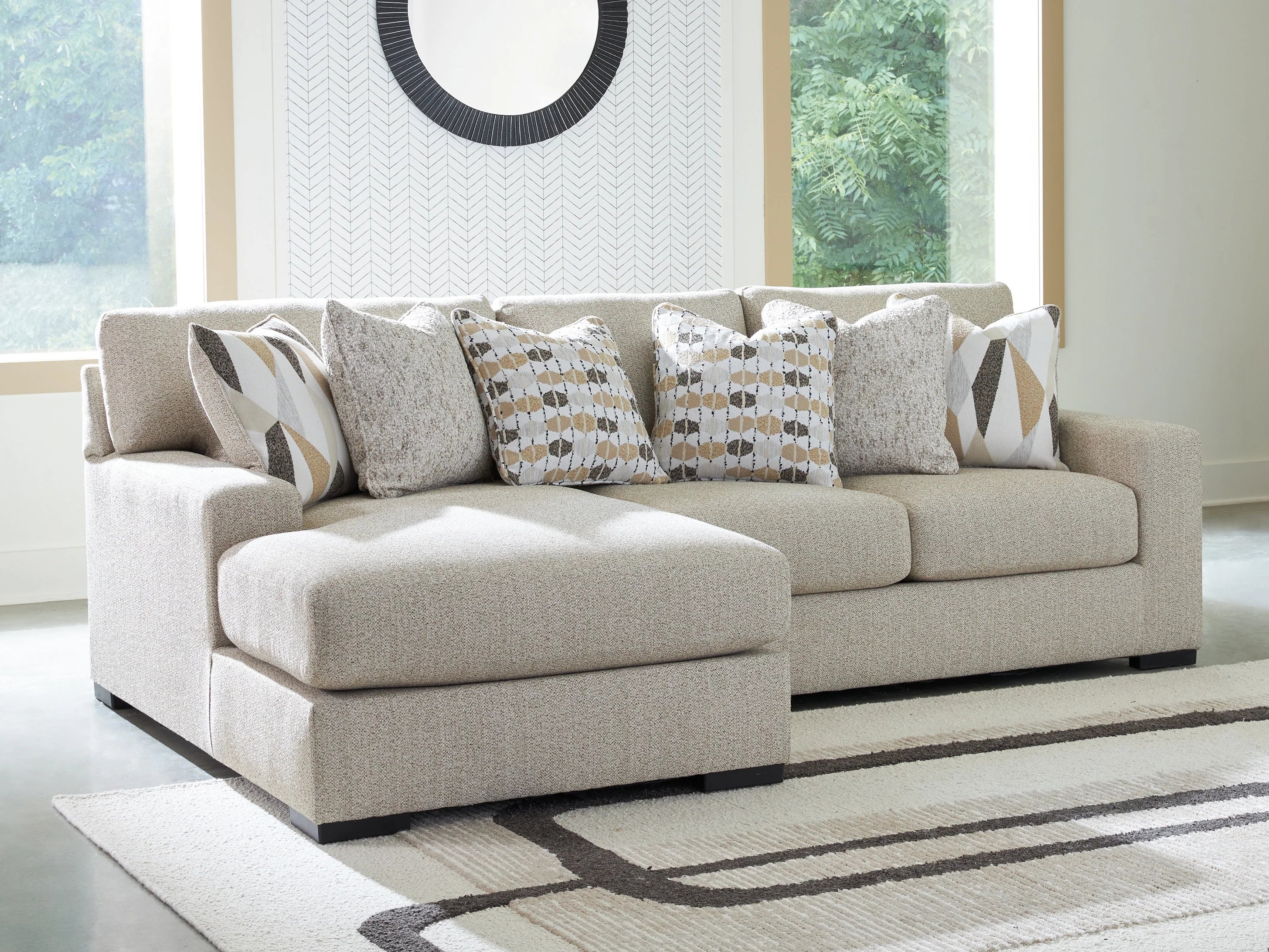 Laurelgrove 2-Piece Sectional Sofa with LAF Chaise