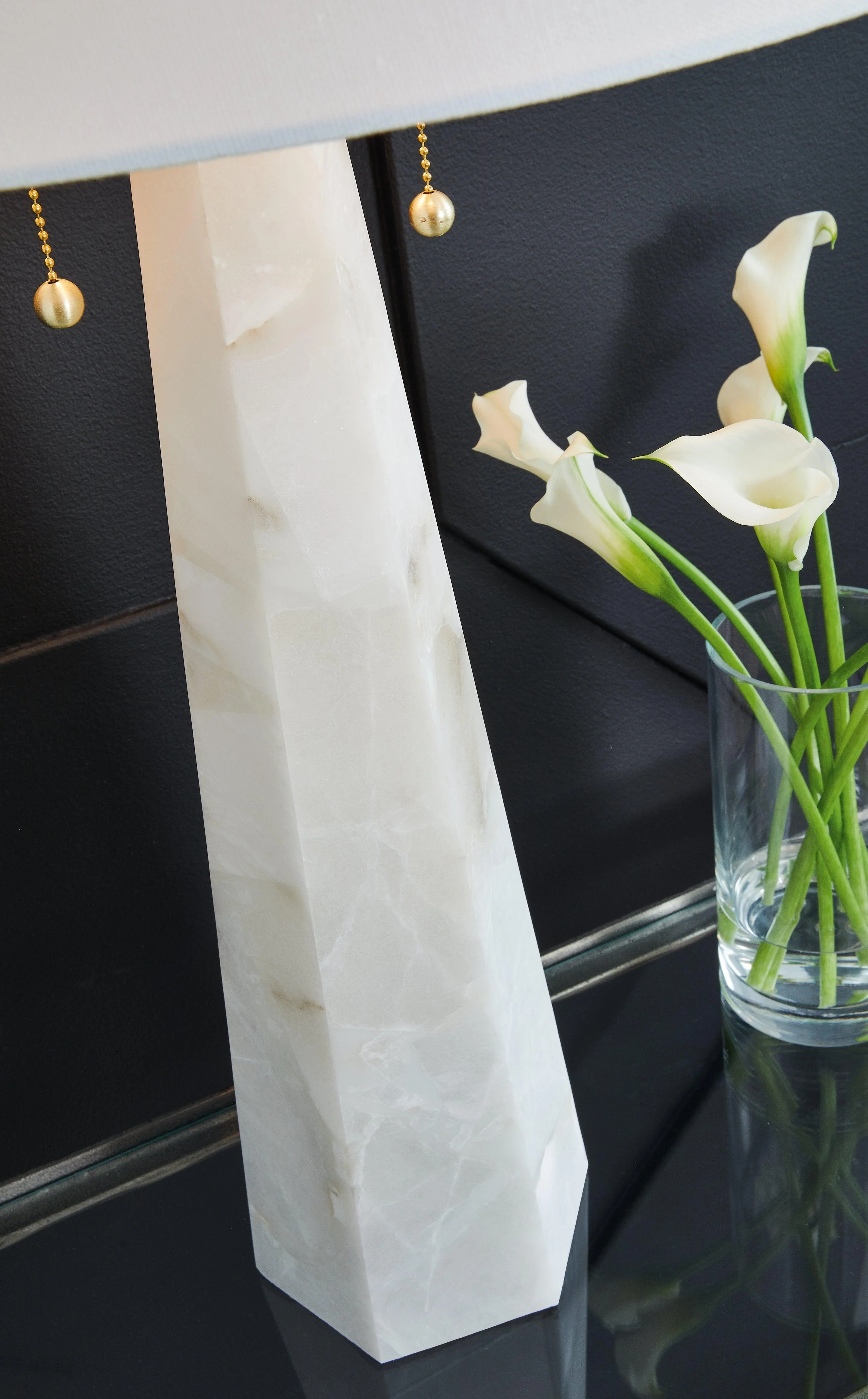 Laurellen White Table Lamp - Image 3
