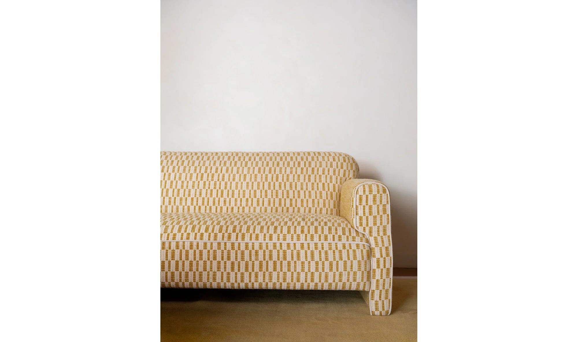 Leo Sofa Chartreuse - Image 4