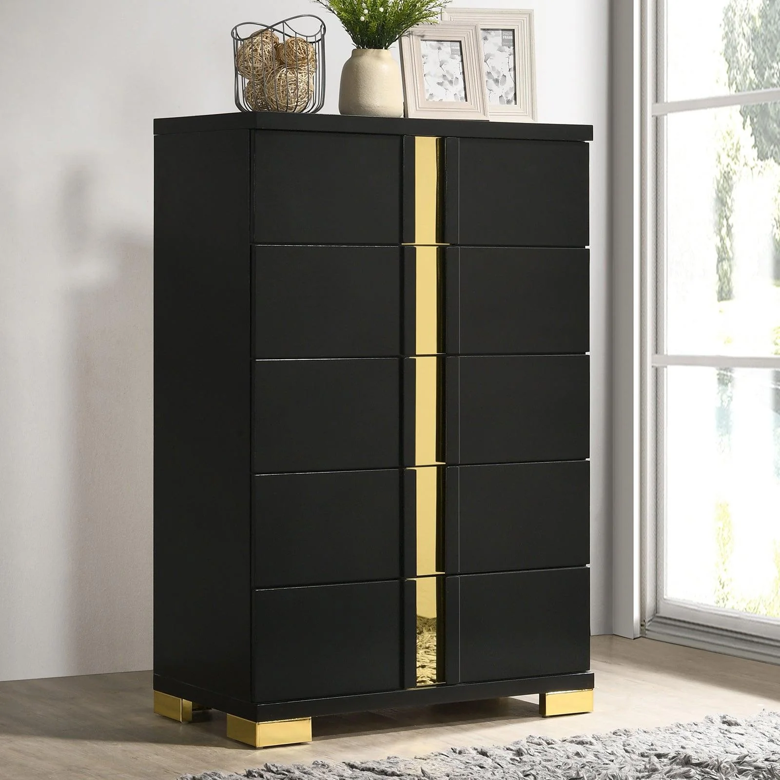 Lillestrom Black/Gold Chest