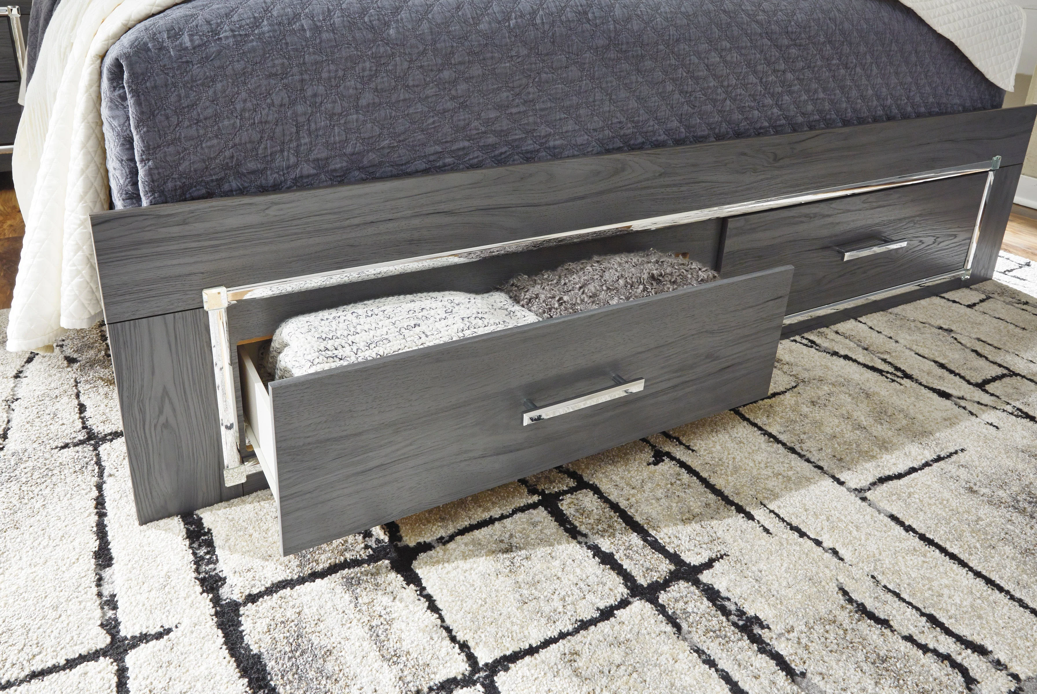 Lodanna Gray LED Upholstered Storage Panel Bedroom Set - Image 3