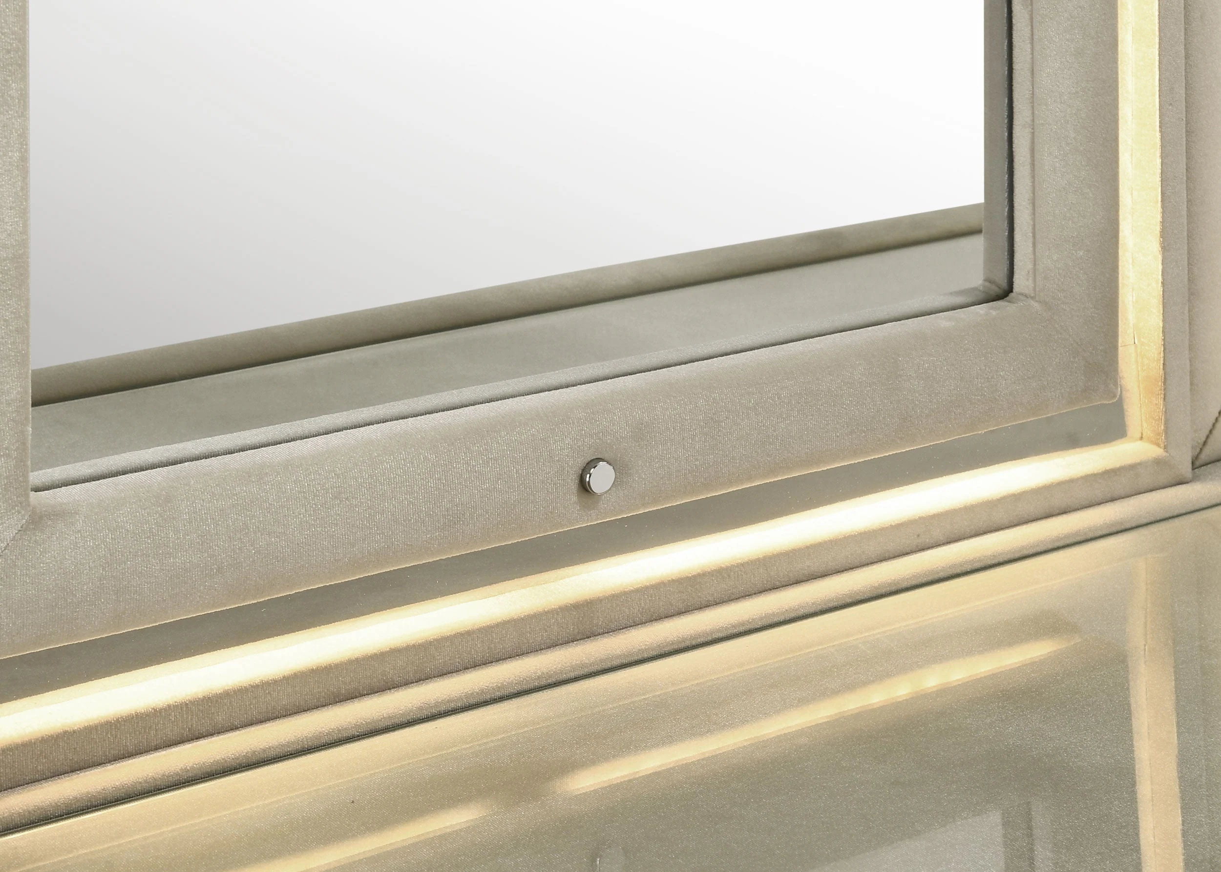 Lorient Ivory/Camel LED Dresser Mirror - Image 5