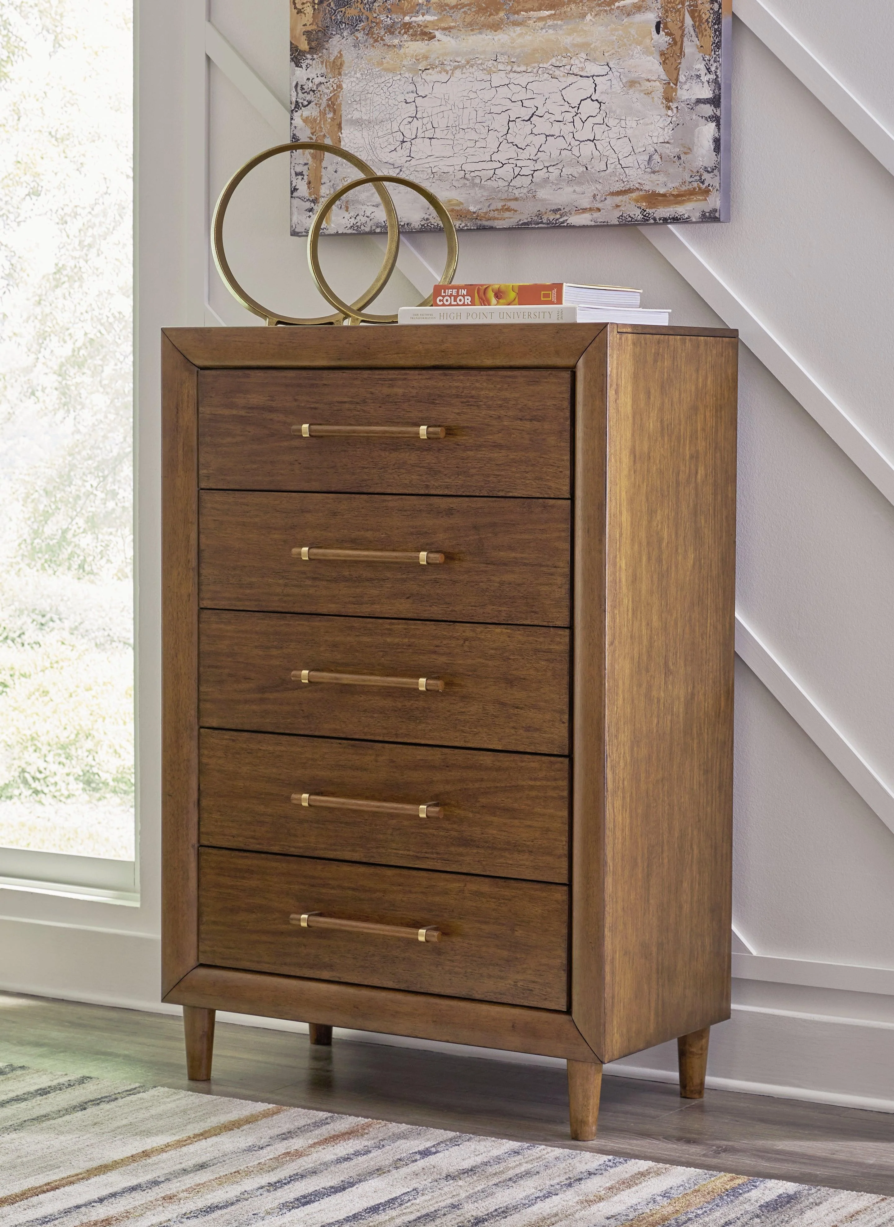 Lyncott Brown Chest of Drawers - Image 8