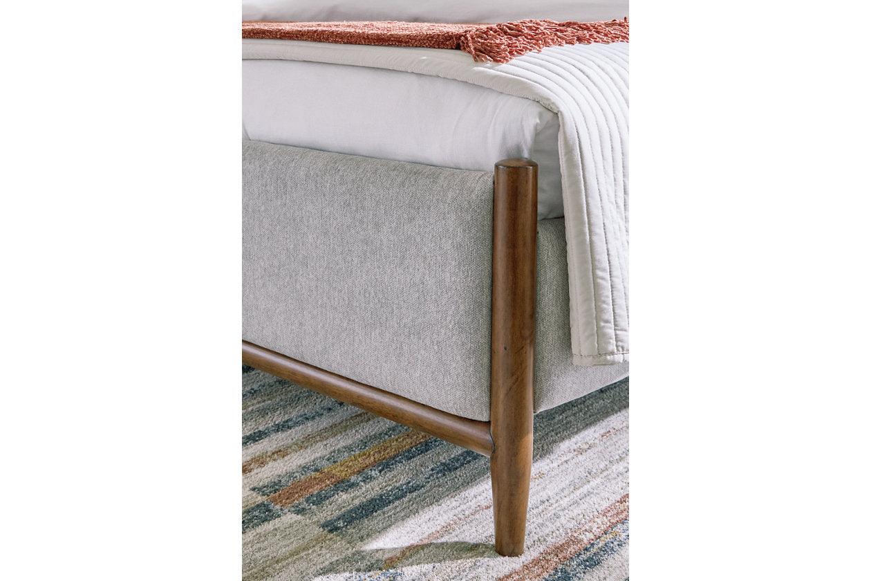 Lyncott Brown King Upholstered Bed - Image 5