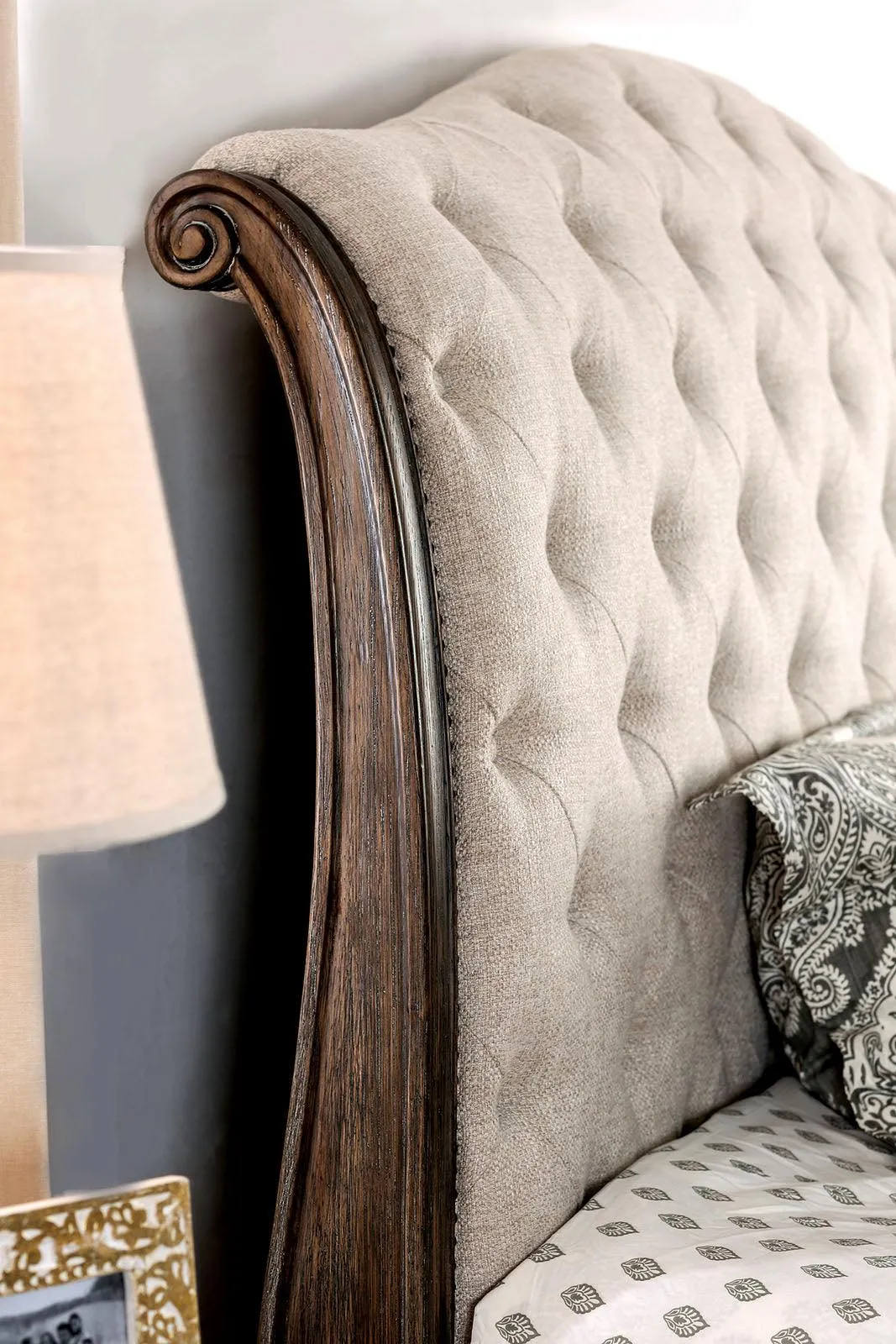 Lysandra Rustic Natural Tone/Beige Upholstered Queen Sleigh Bed - Image 3