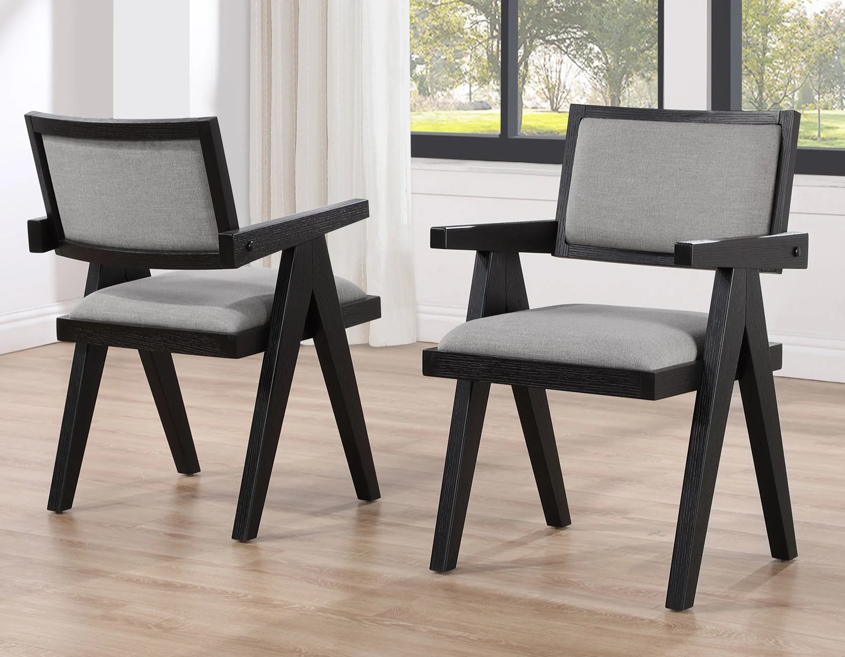 Magnolia Ebony Dining Room Set - Image 4